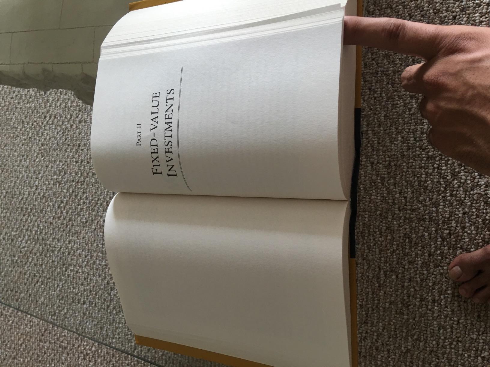 Security Analysis: Sixth Edition, Foreword by Warren Buffett customer photo 2