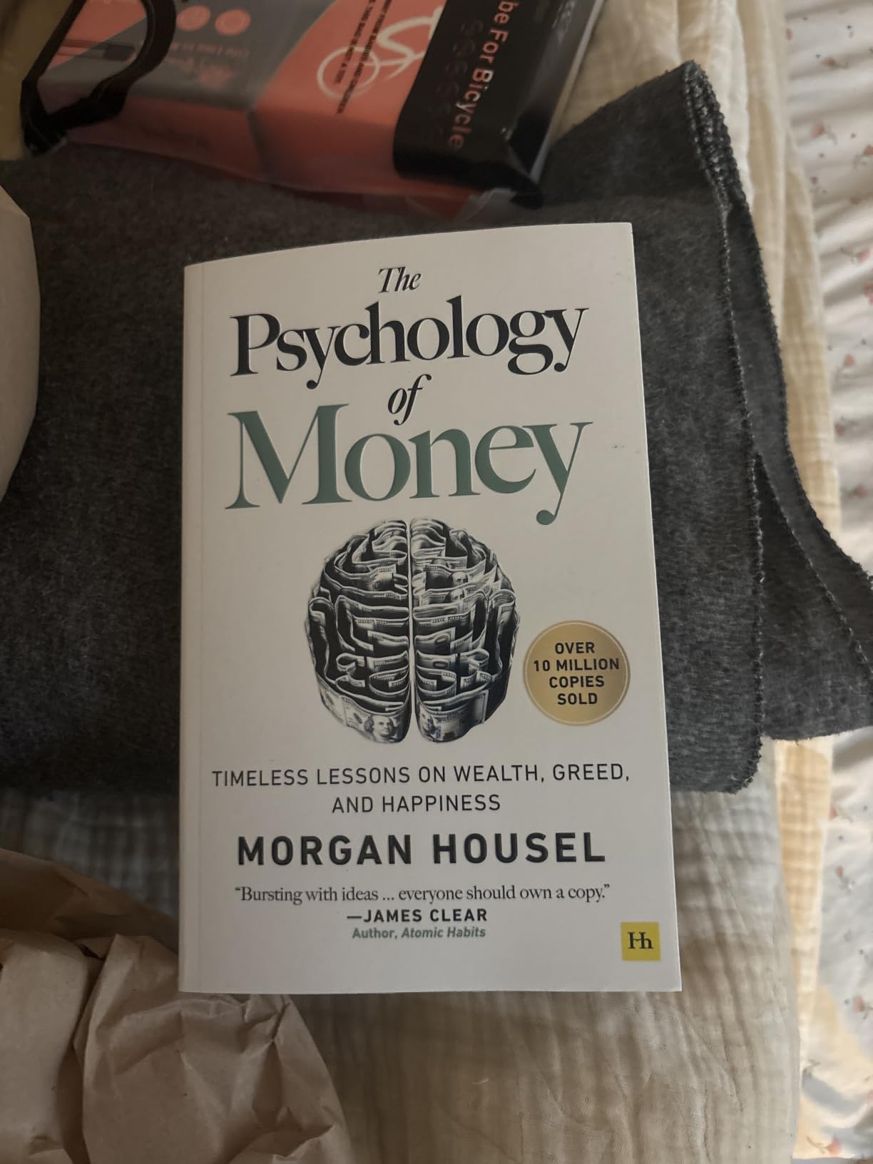The Psychology of Money: Timeless lessons on wealth, greed, and happiness customer photo 2