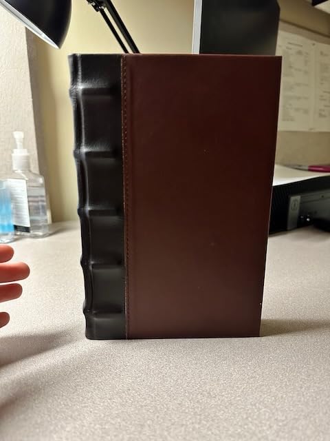Luxury Leather Journal, Full-Grain Leather Notebook | Gift for Men & Women, 400 Numbered Pages, Table of Contents, Perfect for Birthdays, Anniversaries, & Special Occasions customer photo 1