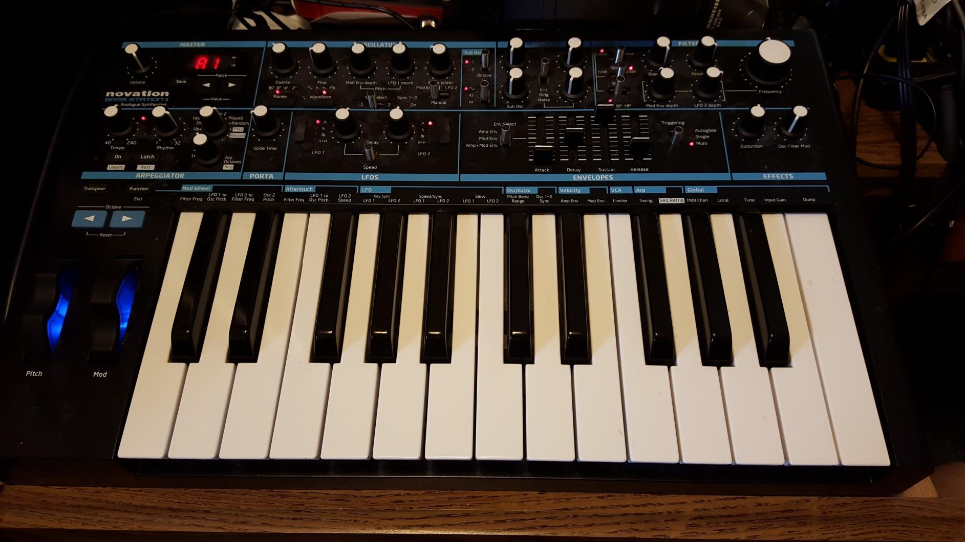 Novation Bass Station II Analog Monosynth | USB, 25 Full-Size Keys, Aftertouch customer photo 2