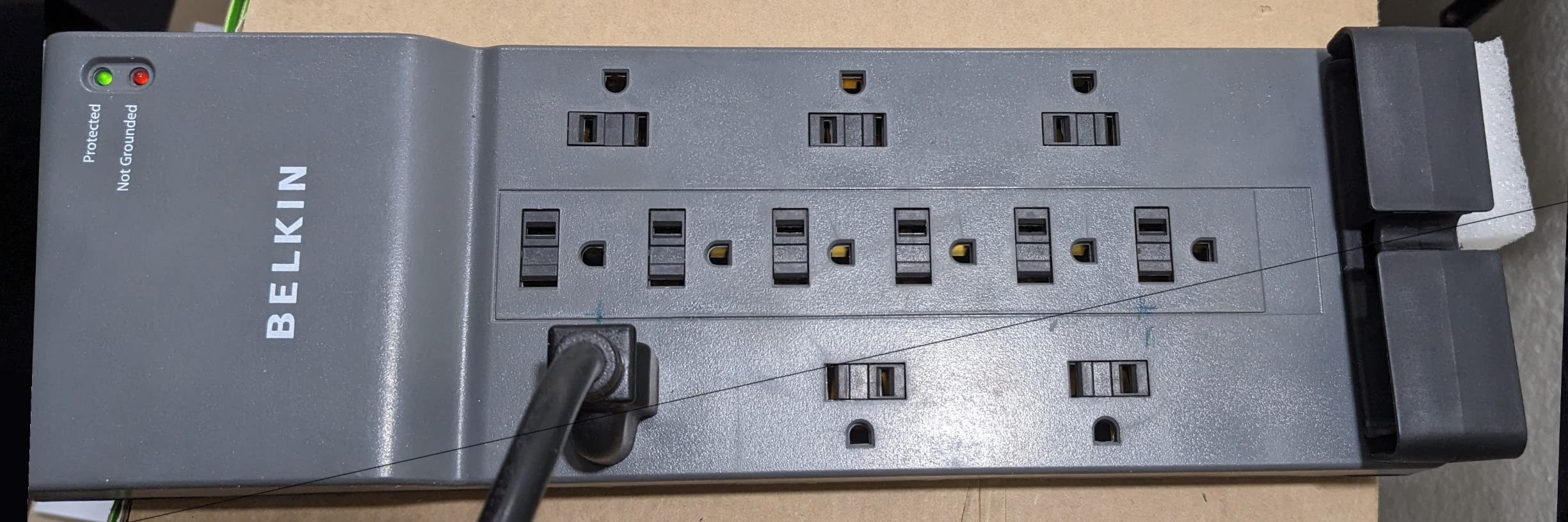 Eaton Tripp Lite INTERNET550U 550VA UPS 300W Battery Backup Surge Protector | 10 Outlets, Replaceable Battery, 5ft Extension Cord, 3-Year Manufacturer's Warranty & $100,000 Insurance customer photo 2