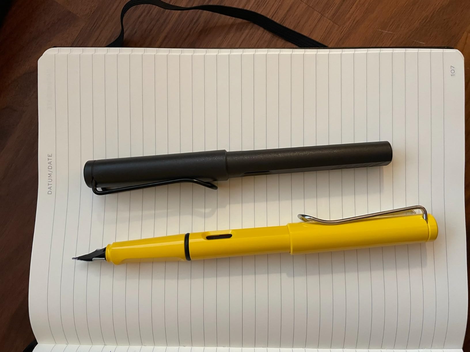 LAMY Safari Umbra Fountain Pen with ergonomic grip & polished steel nib in size F customer photo 2
