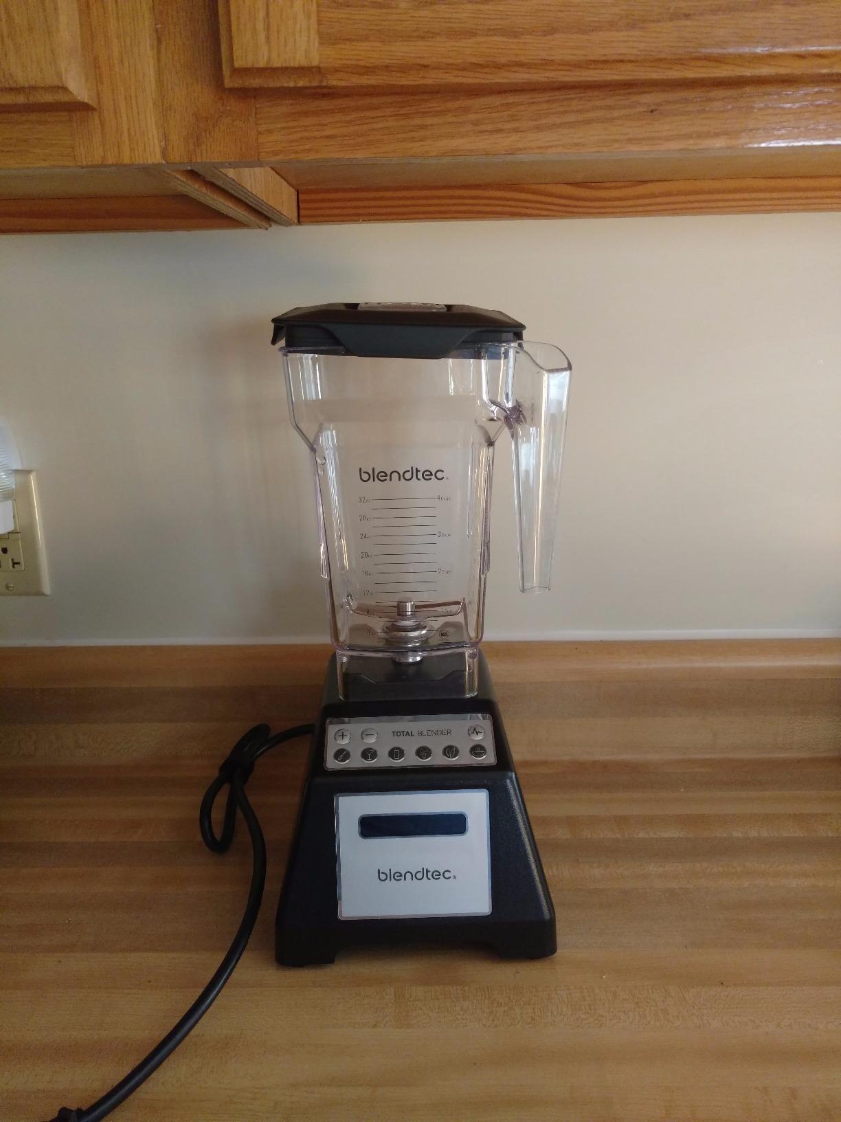 Blendtec Total Blender Classic (Black) & 75oz FourSide Jar, 10 Speeds with Pulse, Six Preprogrammed Cycles customer photo 1