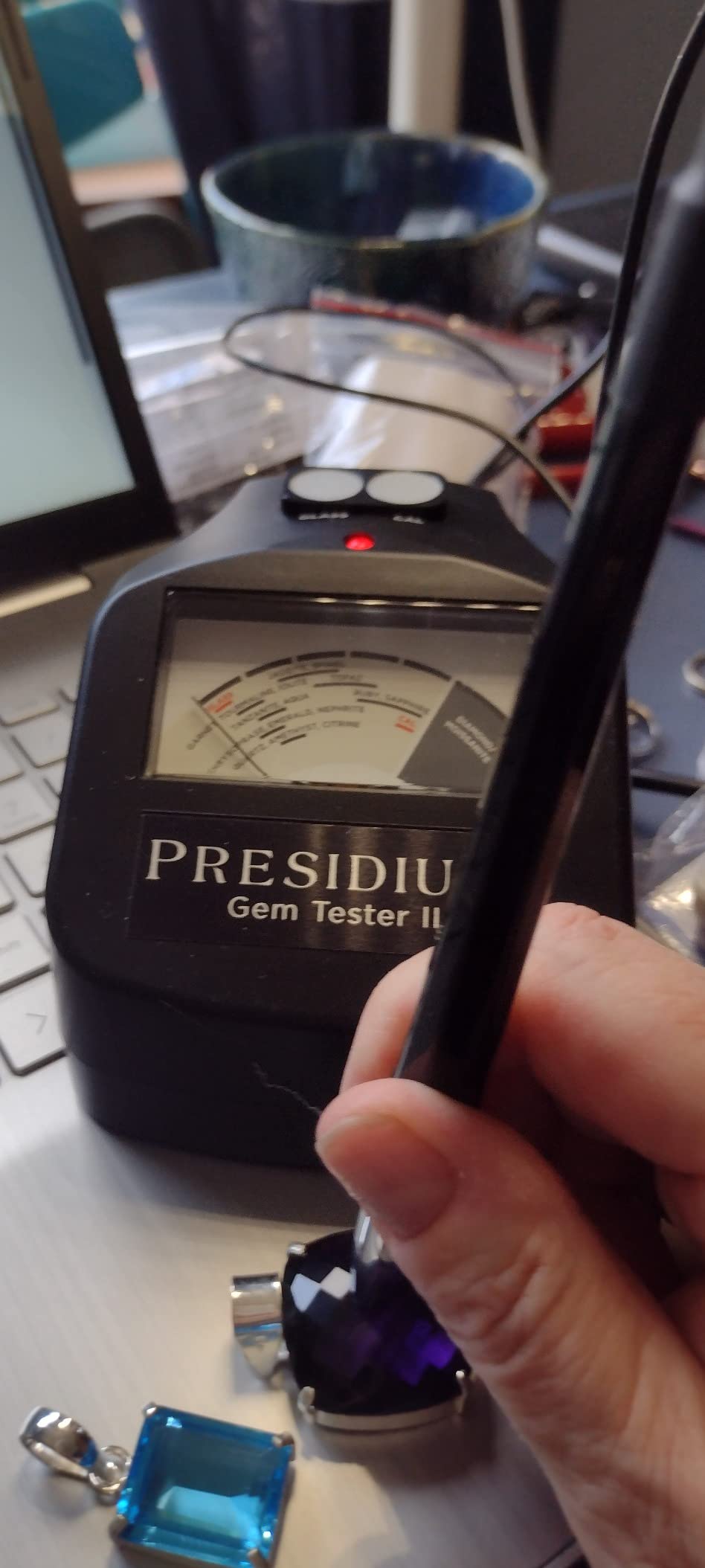 Presidium Instruments Gem Tester II (PGT II) with Assisted Thermal Calibration (ATC) for Identifying Diamonds/Moissanites and Common Colored Gemstones customer photo 1