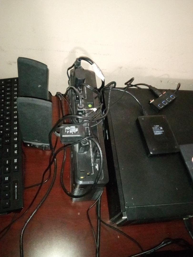 APC UPS 550VA/330W Backup Battery Power Supply for PC, Electronics, BE550G customer photo 2