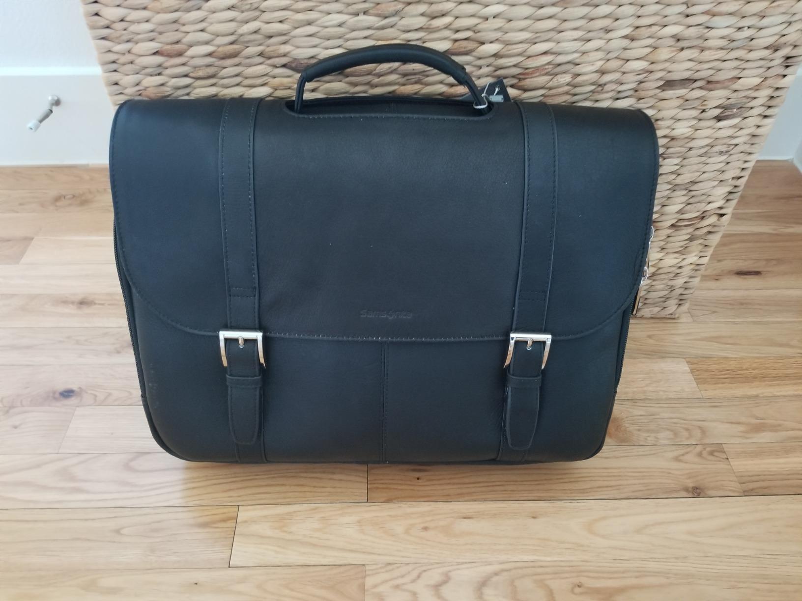 Samsonite Columbian Leather Flapover Case customer photo 2