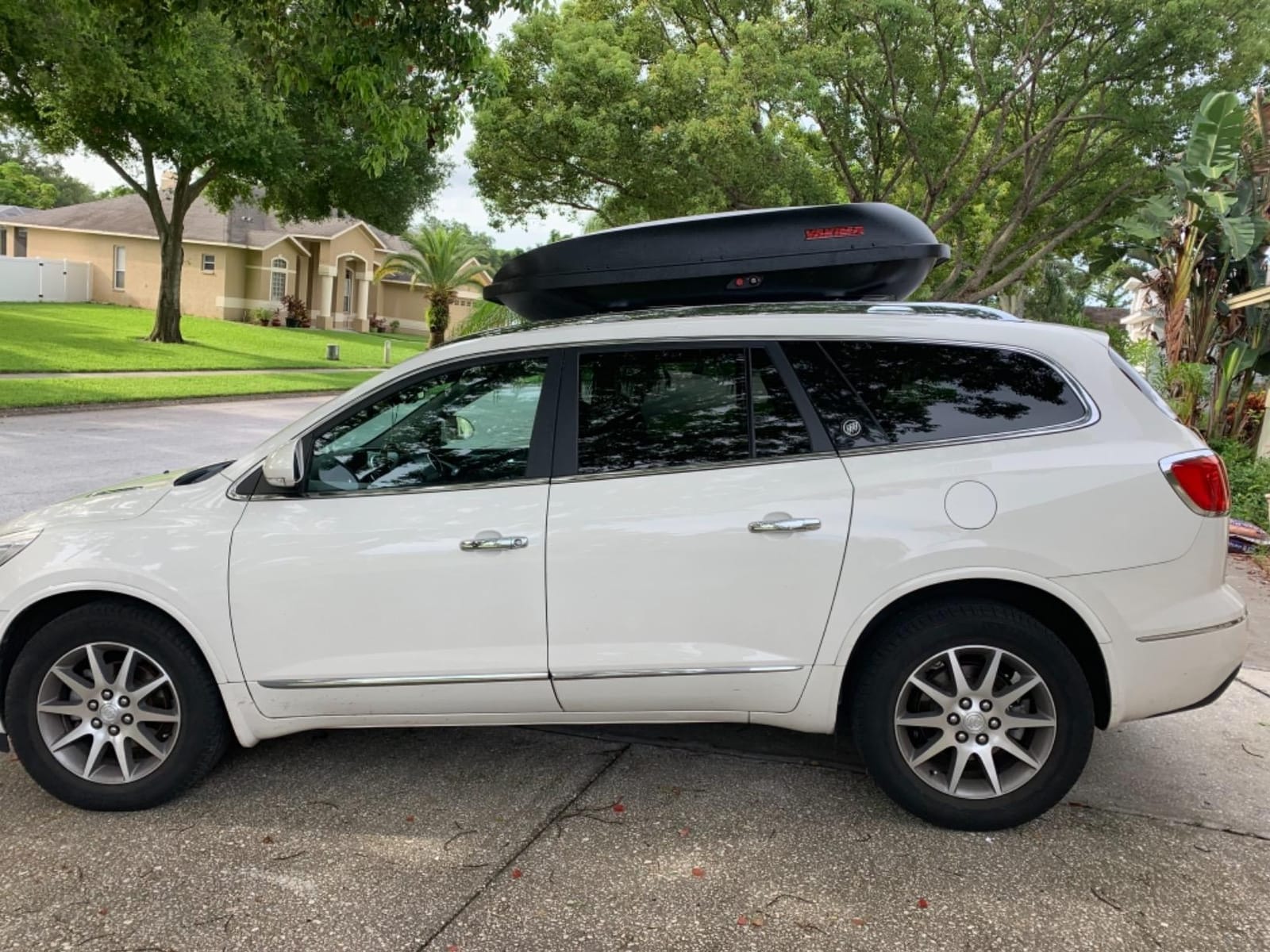 Yakima - RocketBox Pro 14, Multi-Sport Rooftop Cargo Box for Cars, Wagons and SUVs, 14 Cubic ft, Dual Sided Opening, SKS Locks and Universal Mounting customer photo 1