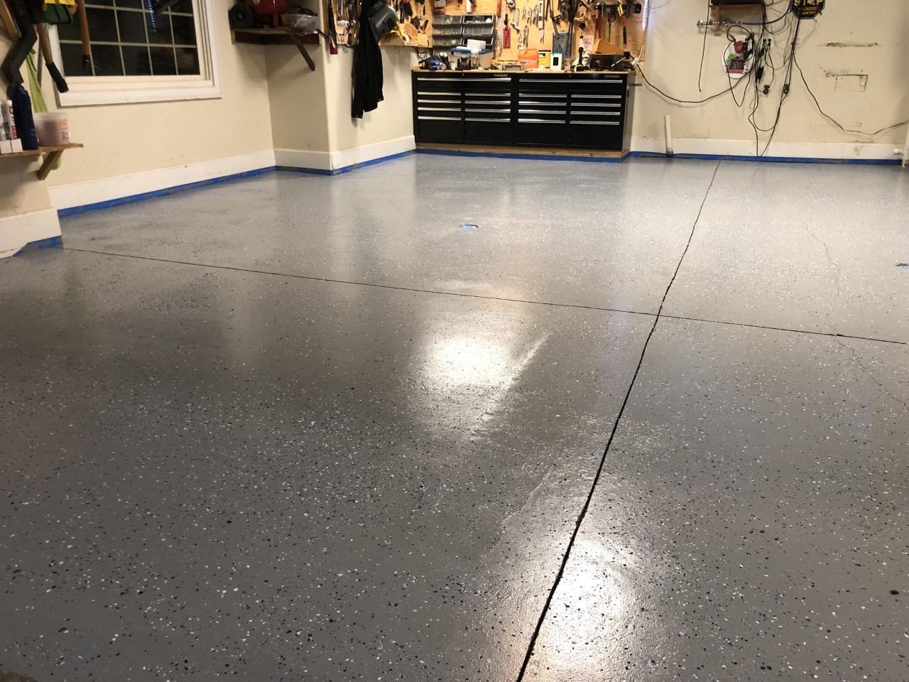Rust-Oleum 261845 EPOXYSHIELD Garage Floor Coating Kit, 2.5 Car, Gloss Gray customer photo 1