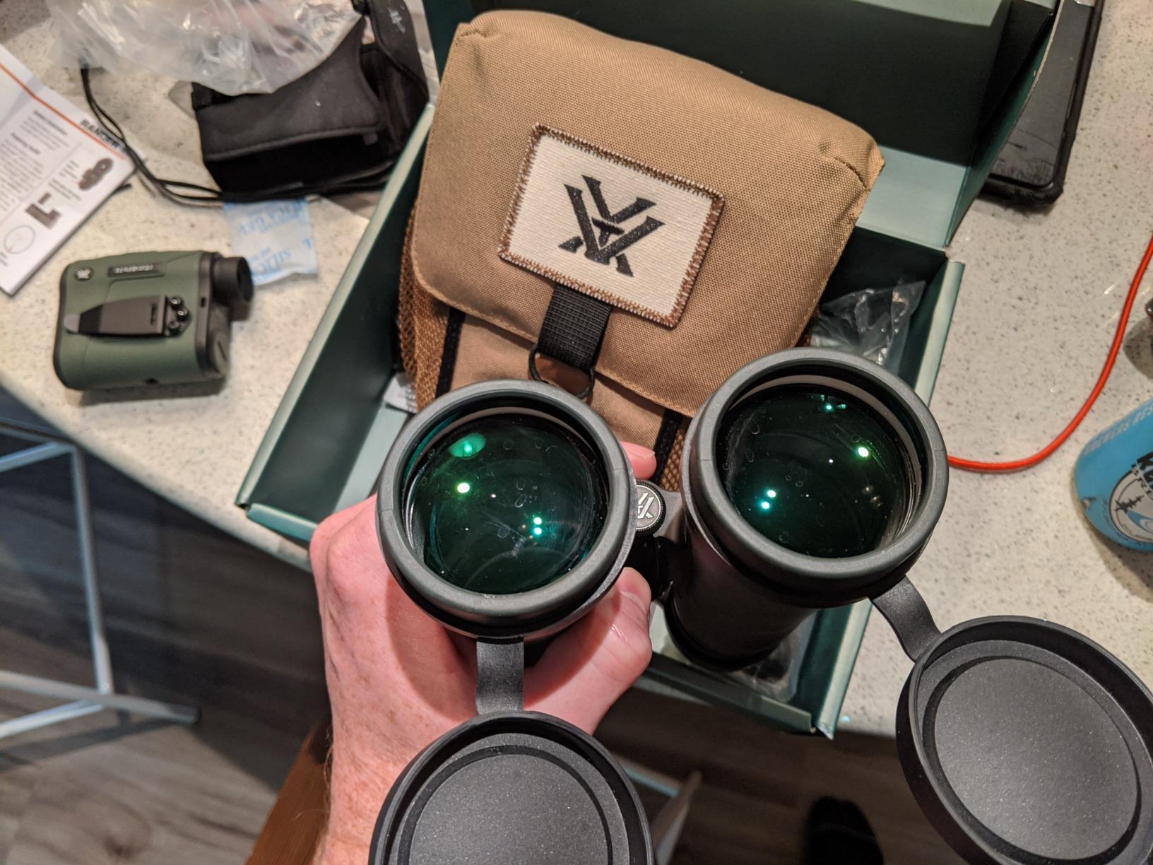 Vortex Razor HD Roof Prism Binoculars | HD Optics, Tripod Adaptable, Magnesium Chassis, Waterproof, Fogproof, Included GlassPak customer photo 1