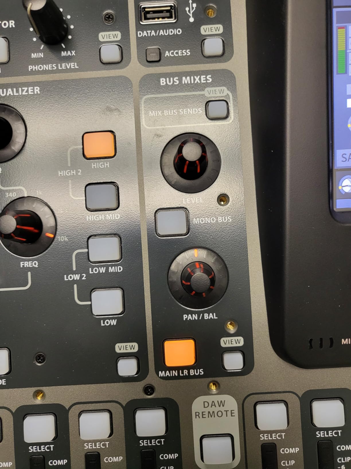 BEHRINGER X32 COMPACT customer photo 2
