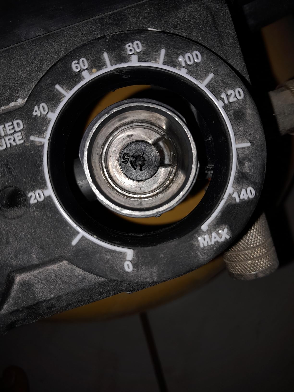 DEWALT Pancake Air Compressor, 6 Gallon, 165 PSI (DWFP55126) customer photo 1