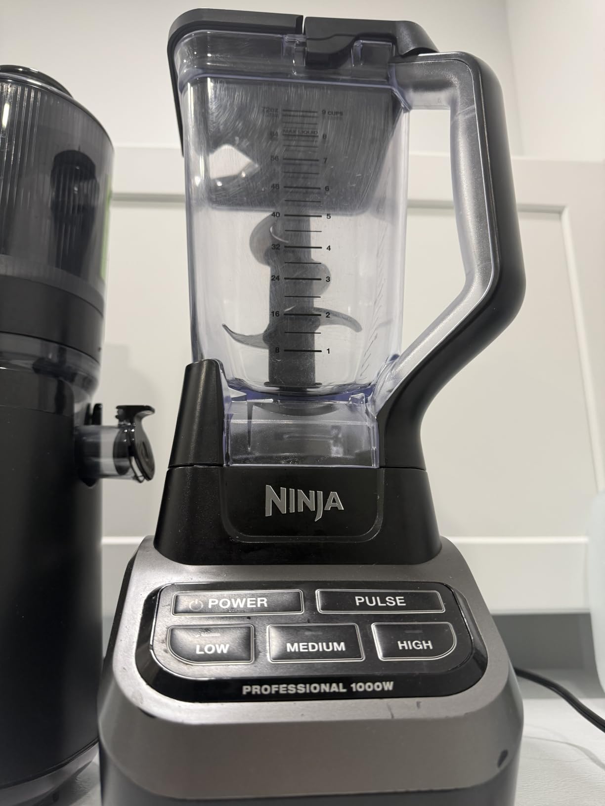 Ninja Professional Blender, 1000W, Total Crushing Tech, 72oz Pitcher, BL610 customer photo 2