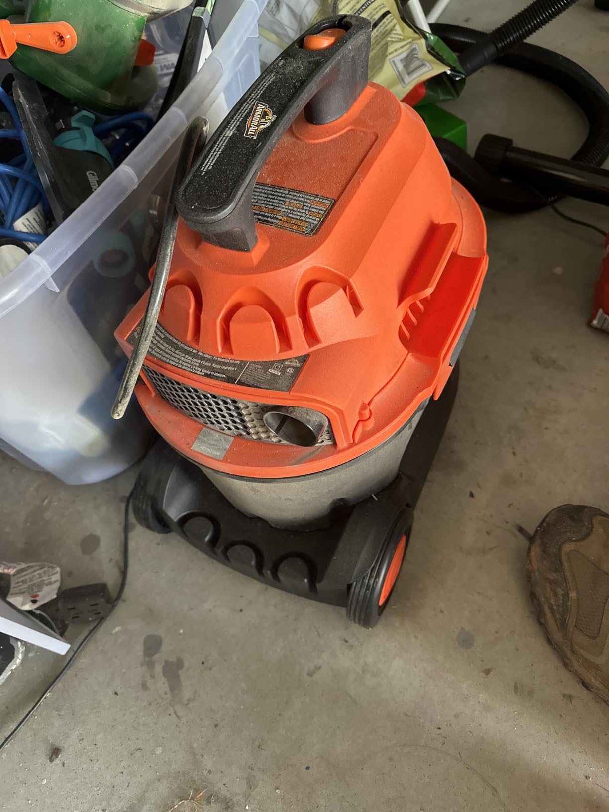 Armor All AA255W Wet/Dry Utility Vac 2.5 Gallon, 2.5-Gallon,120 Volts (AC), Orange/Black customer photo 1