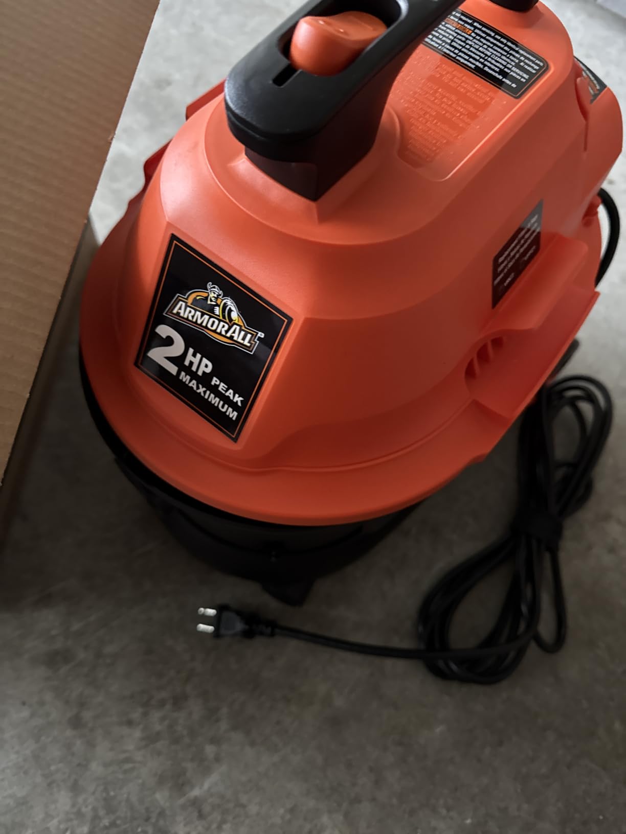 Armor All AA255W Wet/Dry Utility Vac 2.5 Gallon, 2.5-Gallon,120 Volts (AC), Orange/Black customer photo 2