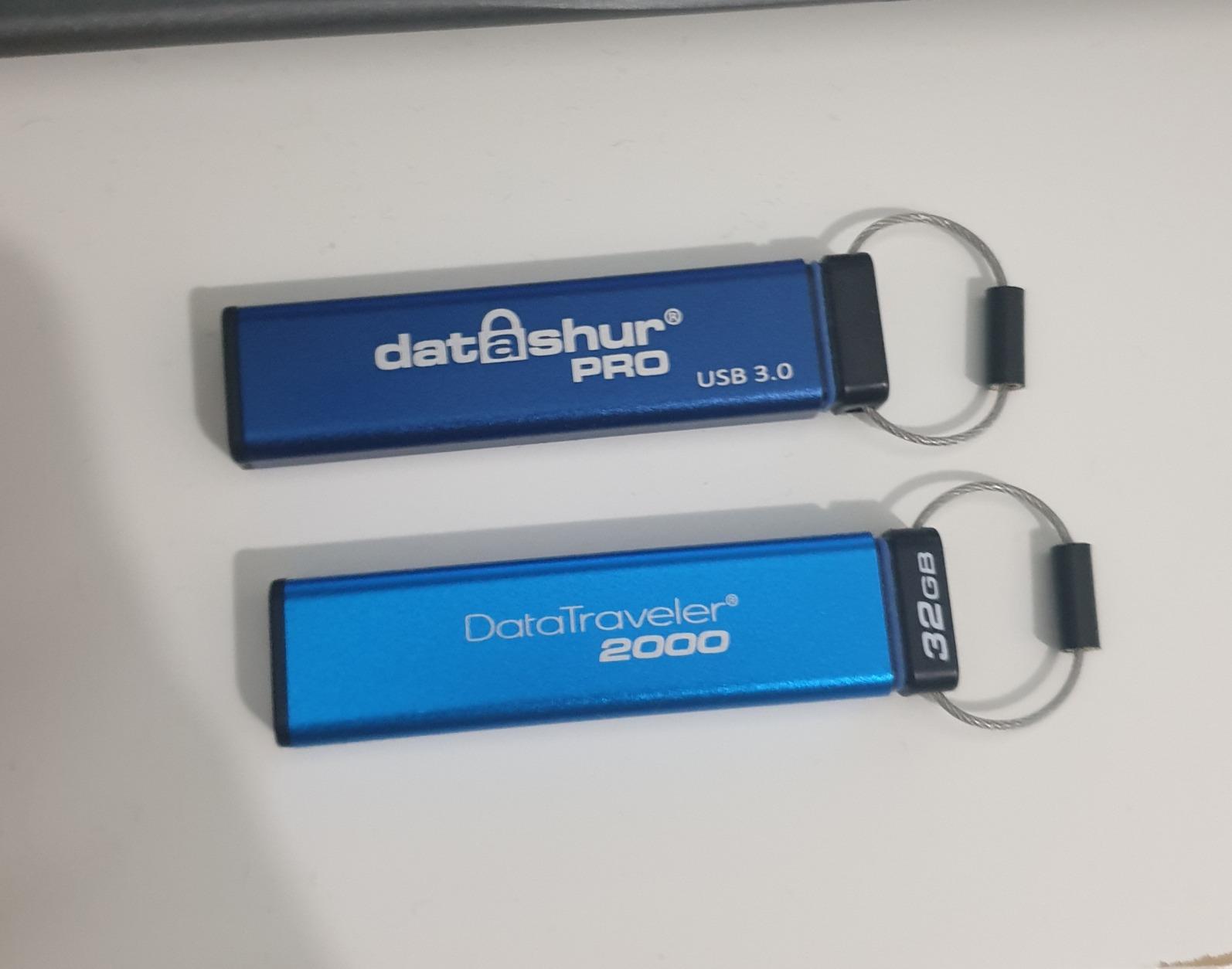 iStorage datAshur PRO 32 GB | Encrypted USB Memory Stick | FIPS 140-2 Level 3 Certified | Password protected | Dust/Water Resistant customer photo 1