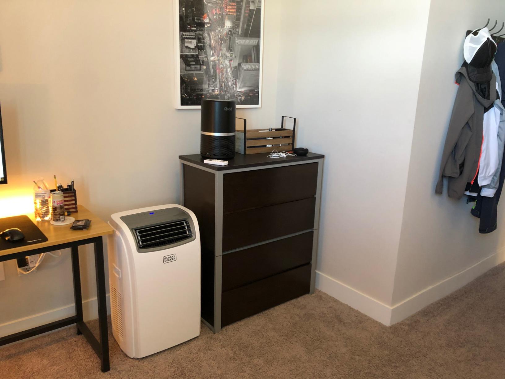 BLACK+DECKER Portable Air Conditioner,14,000 BTU Cooling, 12,000 BTU Heating for Rooms up to 700 Sq. Ft., Smart AC Unit with Follow Me Remote, BPACT14HWT, White customer photo 2