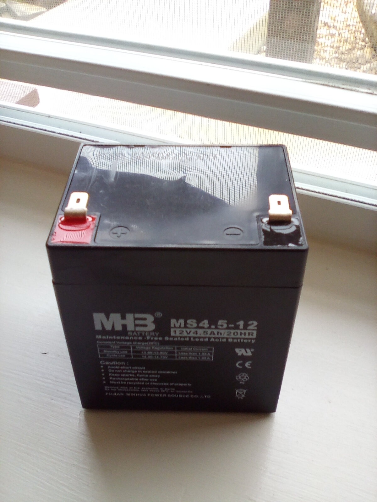 APC UPS 425VA/225W Battery Backup for Router, Small Electronics, BE425M customer photo 2