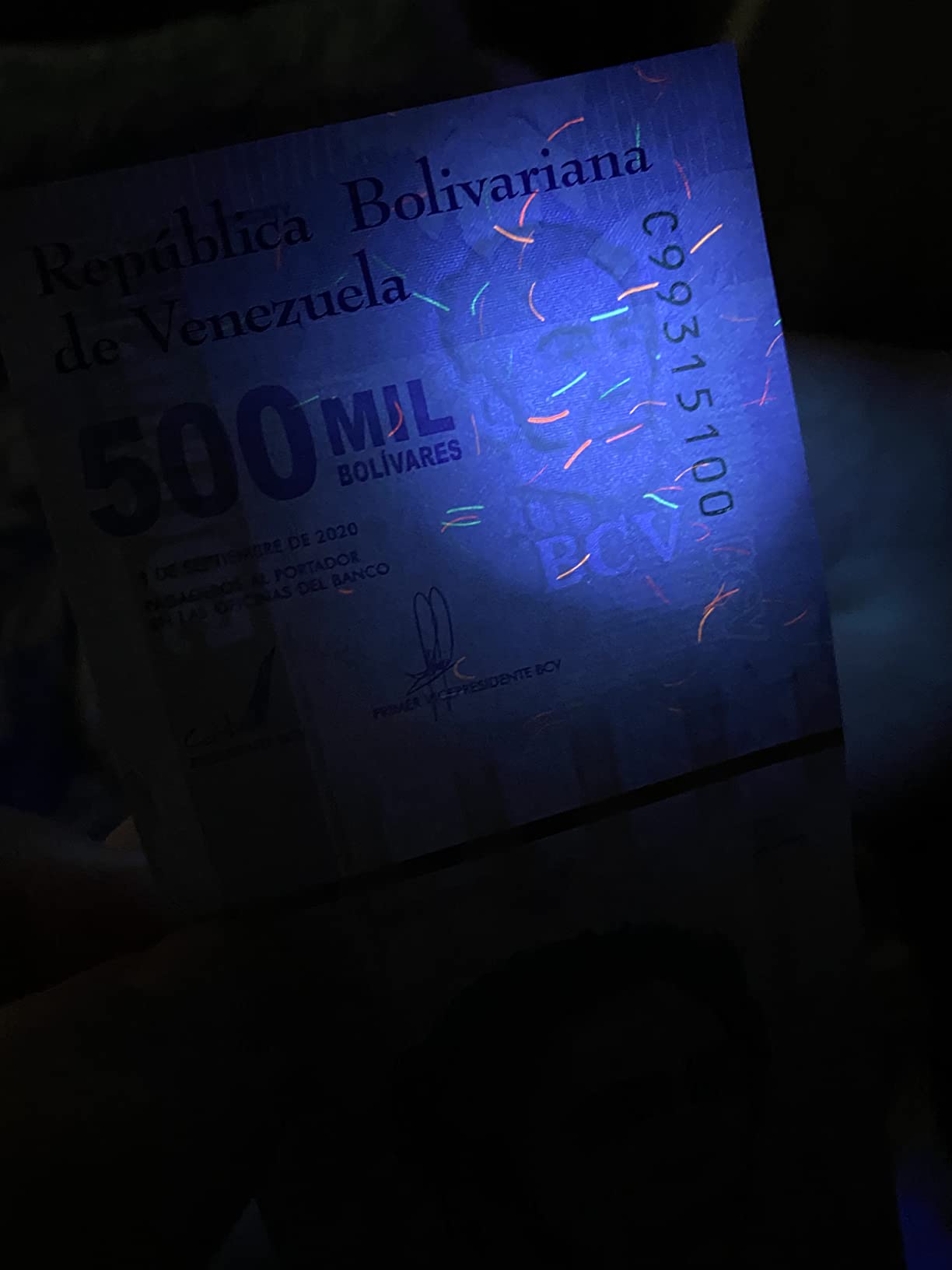 UV Pro Proprietary UV Flashlight Document Fraud & International Counterfeit Money Detection - Detects Pet Urine, Stains & Cleanliness - Loss & Fraud Protection - Batteries Included customer photo 1