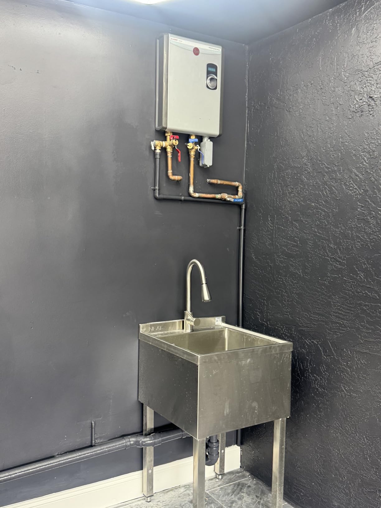 Rheem RTEX-24 24kW 240V Electric Tankless Water Heater, Gray customer photo 2
