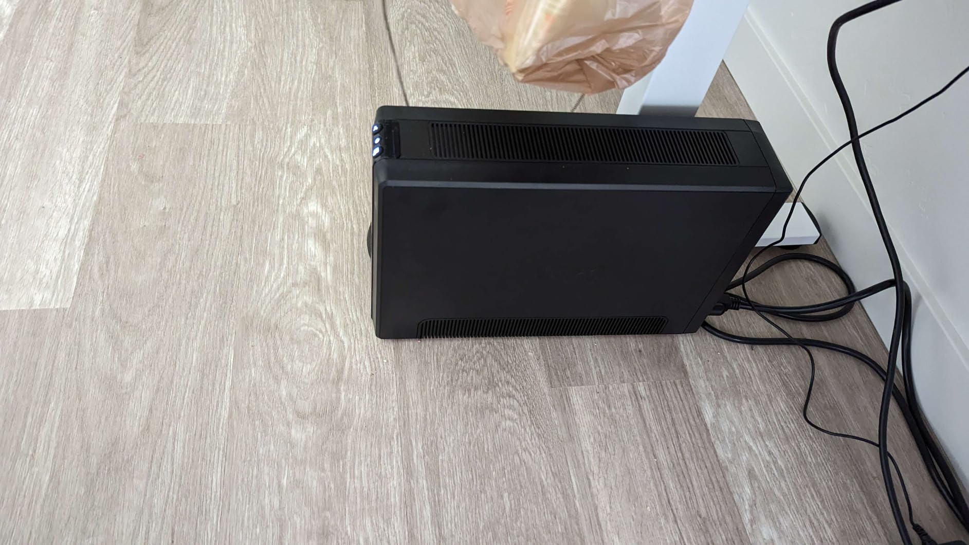 APC UPS 1350VA/810W Pro UPS Battery Backup for Office Electronics, AVR, BX1350M | Back-UPS Pro for home offices - 10 outlets, LCD, AVR, surge protection, 54-min runtime customer photo 1