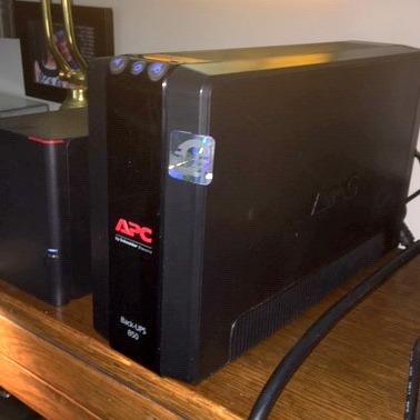 APC UPS 850VA/510W Back-UPS Pro Battery Backup & Surge Protector, BX850M customer photo 1