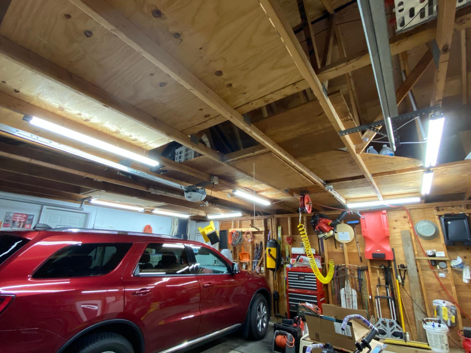 hykolity 4FT LED Shop Light, 42W [250W Equivalent],4400LM,5000K Daylight | Utility Linkable Shop Light Fixture,Hanging or Surface Mount, with Power Cord,Shop Lights for Workshop,ETL,White,4 Pack customer photo 2