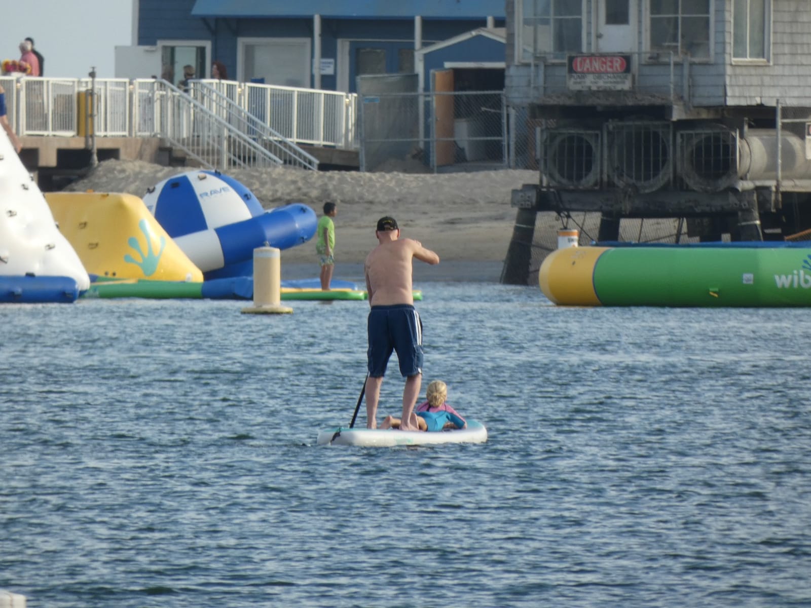 SereneLife 10' Inflatable Stand Up Paddle Board with Premium SUP Accessories - Wide Stable Design with Non-Slip EVA Deck Pad, for Youth and Adults, 350 lbs. Capacity customer photo 1