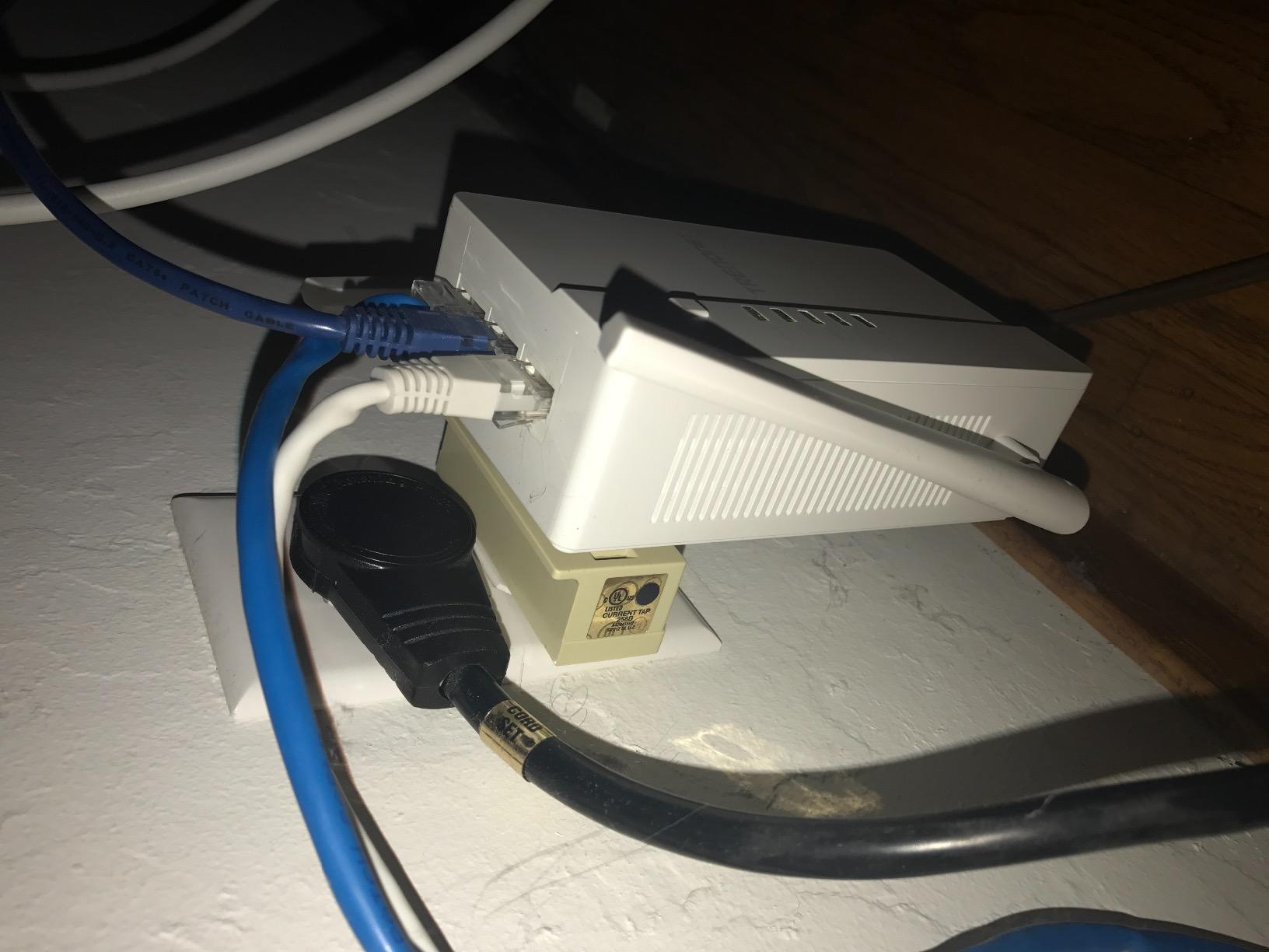 TRENDnet TPL-430AP, Wi-Fi Everywhere Powerline 1200 AV2 | AC1200 Wireless Access Point,Expand Your Wireless Coverage,Built-in Concurrent Dual-Band,3 x Gigabit Ports, MIMO, Beamforming customer photo 1