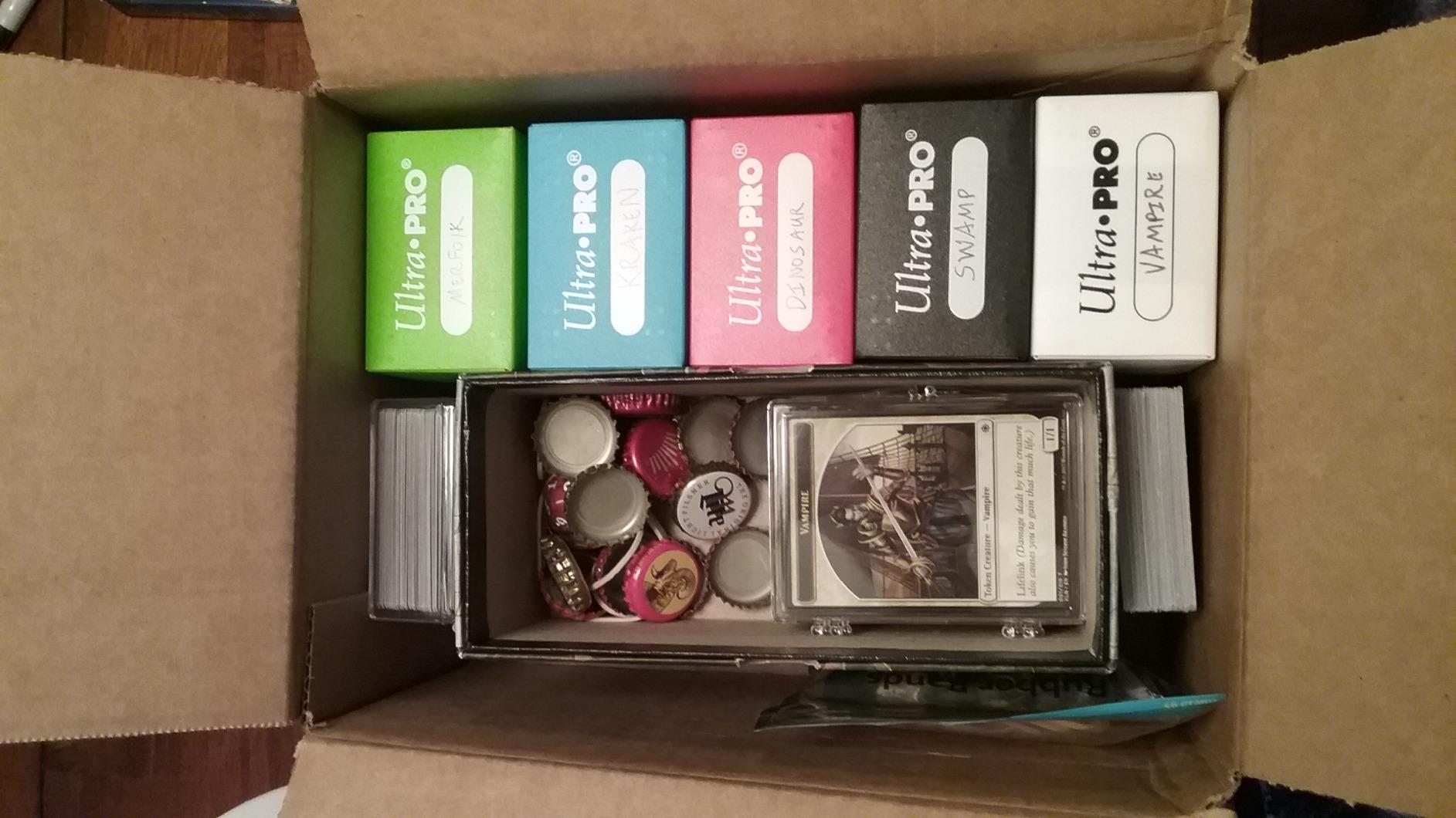 Ultra Pro Multicolor Deck Box for Trading Cards, MTG & Pokemon, 5 Pack | Archival-Safe Polypropylene Material, Holds Up To 80 Sleeved Cards, Self-Locking Lid, Compact Deck Organization customer photo 1
