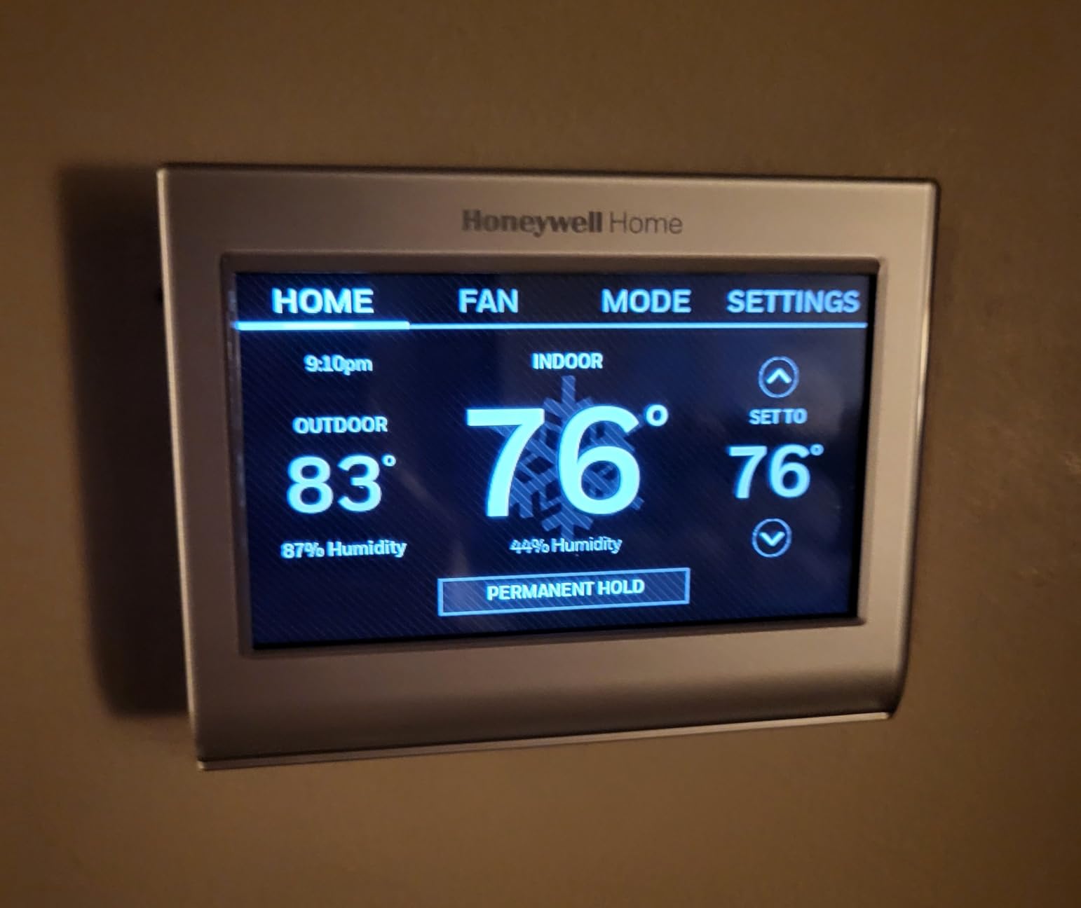 Honeywell Home RTH9585WF Wi-Fi Smart Color Thermostat, 7 Day Programmable, Touch Screen, Energy Star, Alexa Ready, C-Wire Required, Not Compatible with Line Volt Heating Gray customer photo 1