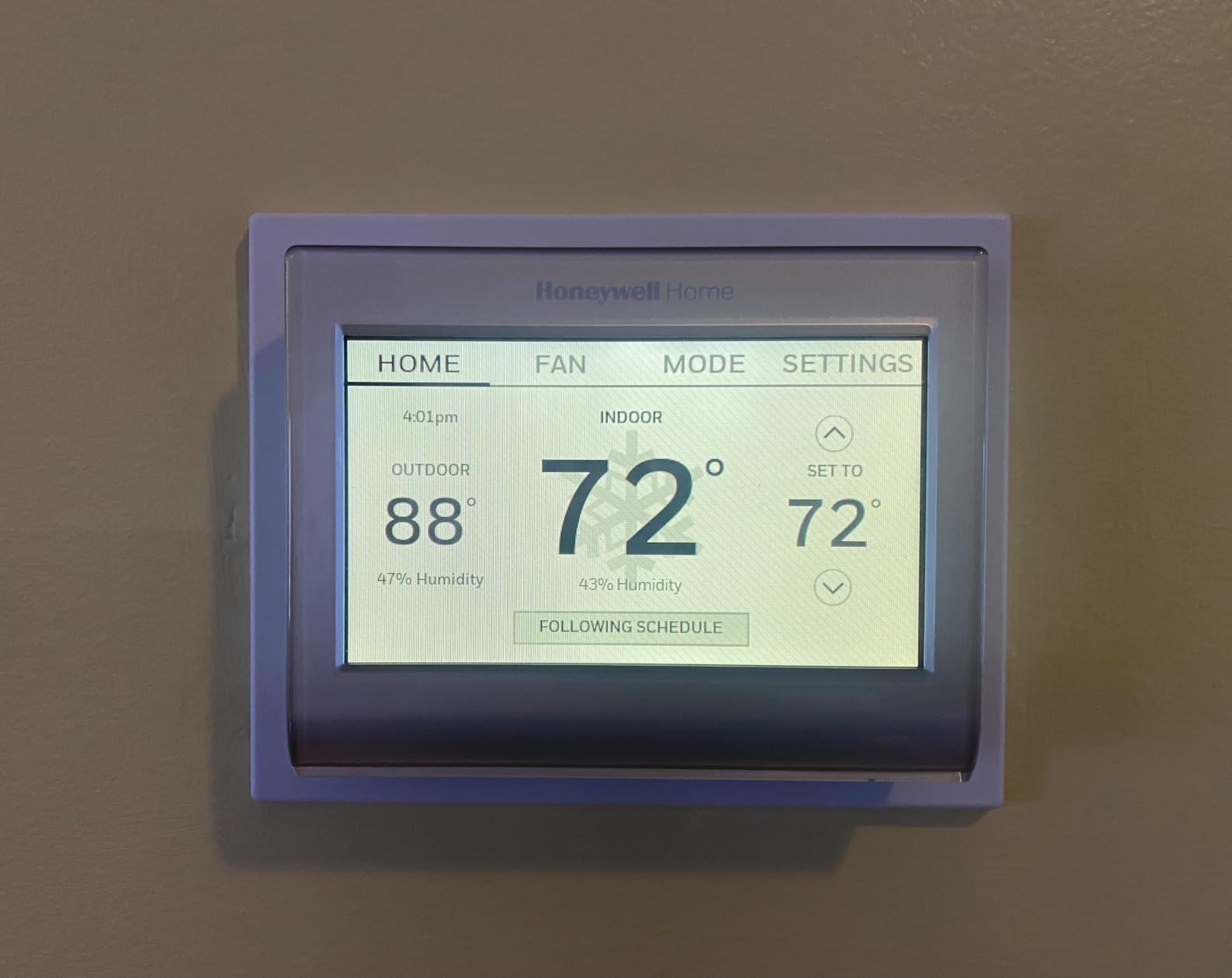 Honeywell Home RTH9585WF Wi-Fi Smart Color Thermostat, 7 Day Programmable, Touch Screen, Energy Star, Alexa Ready, C-Wire Required, Not Compatible with Line Volt Heating Gray customer photo 2