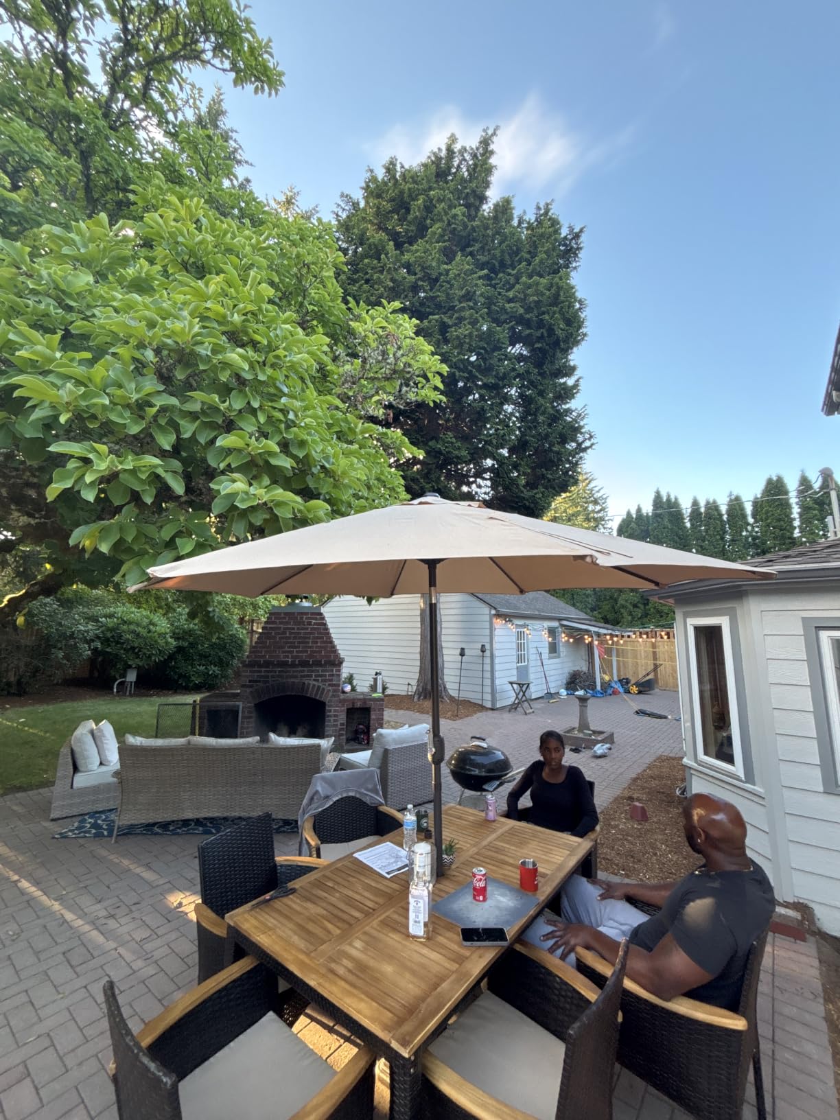 9' Outdoor Patio Umbrella, Outdoor Table Umbrella, Yard Umbrella, Market Umbrella with 8 Sturdy Ribs, Push Button Tilt and Crank customer photo 2
