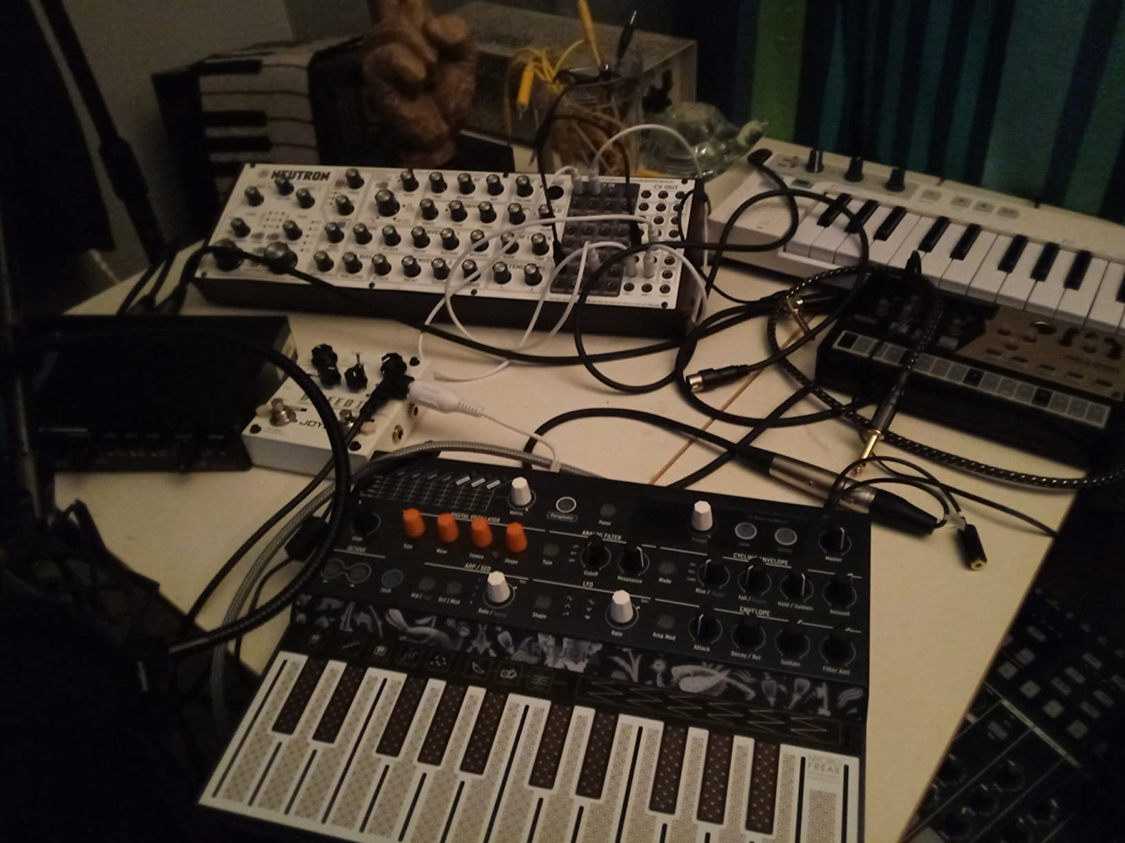 Arturia MicroFreak Synthesizer Keyboard | 21 paraphonic oscillator modes customer photo 2