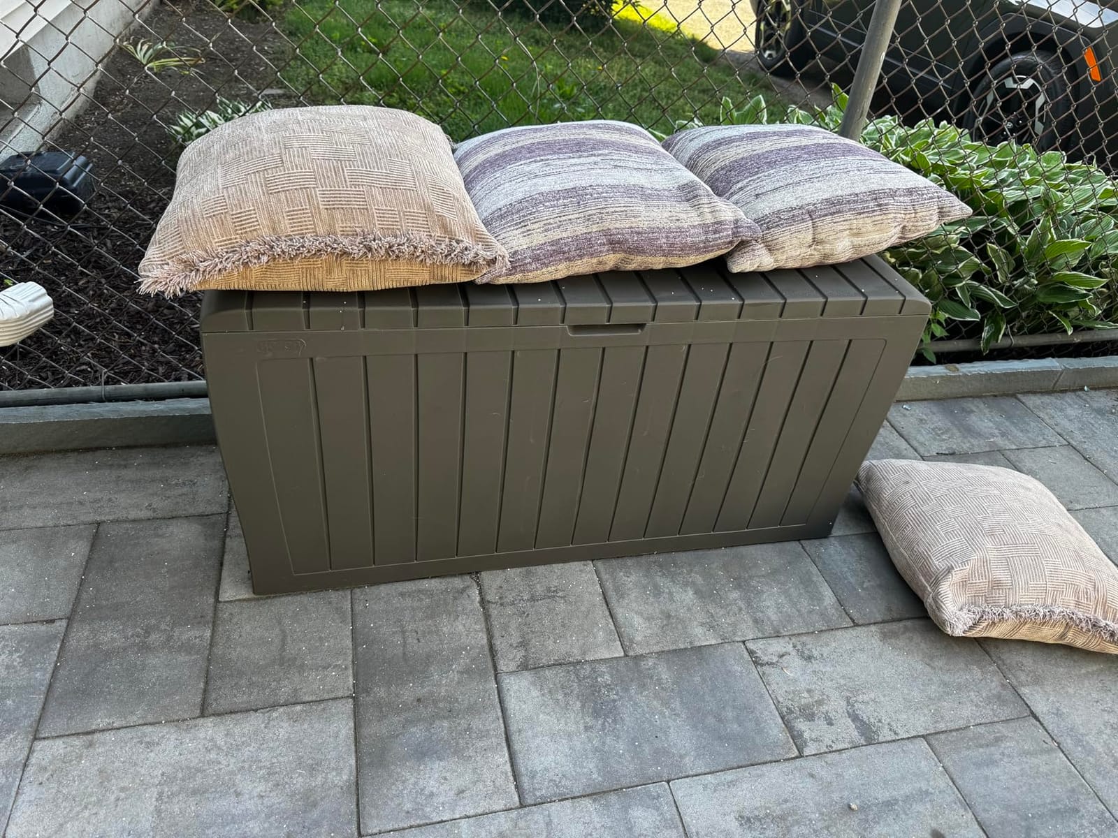 Keter Marvel Plus 71 Gallon Resin Deck Box-Organization and Storage for Patio Storage Box Outdoor Cushions, Throw Pillows, Garden Tools and Pool Accessories, Dark Grey customer photo 1