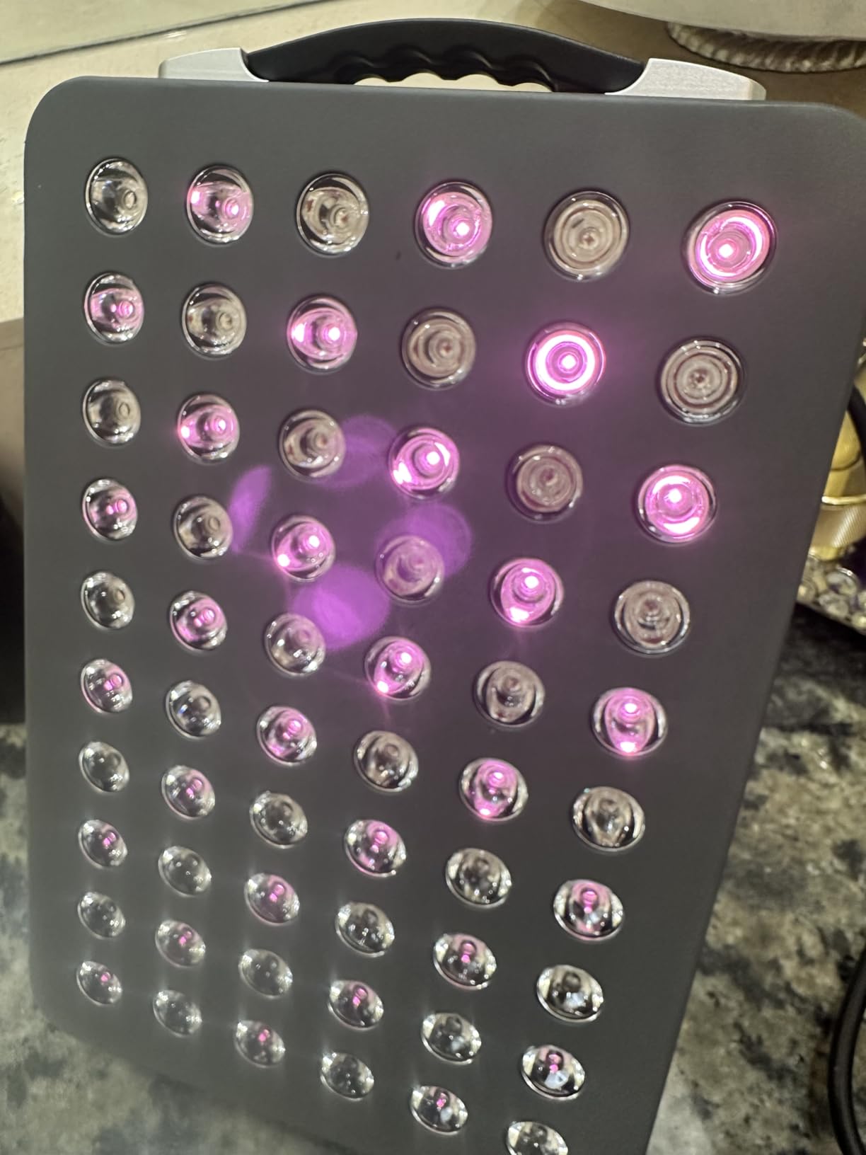 Hooga HG1000 Full Body Red Light Therapy Panel, 200 LEDs, 660nm Red & 850nm Near-Infrared Light, Built-in Timer, Door Hanging Kit customer photo 2