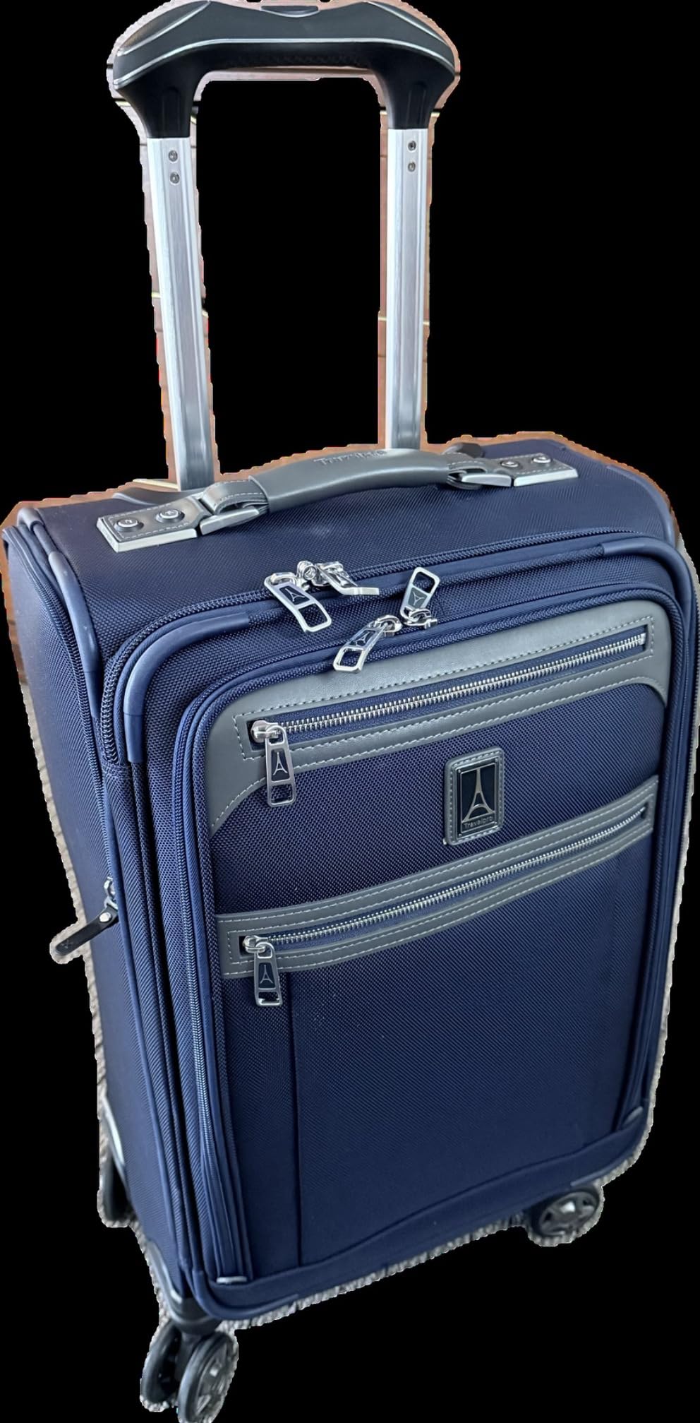 Travelpro Platinum Elite Softside Expandable Carry on Luggage, 8 Wheel Spinner Suitcase, USB Port, Suiter, Men and Women, True Navy Blue, Carry On 21-Inch customer photo 1