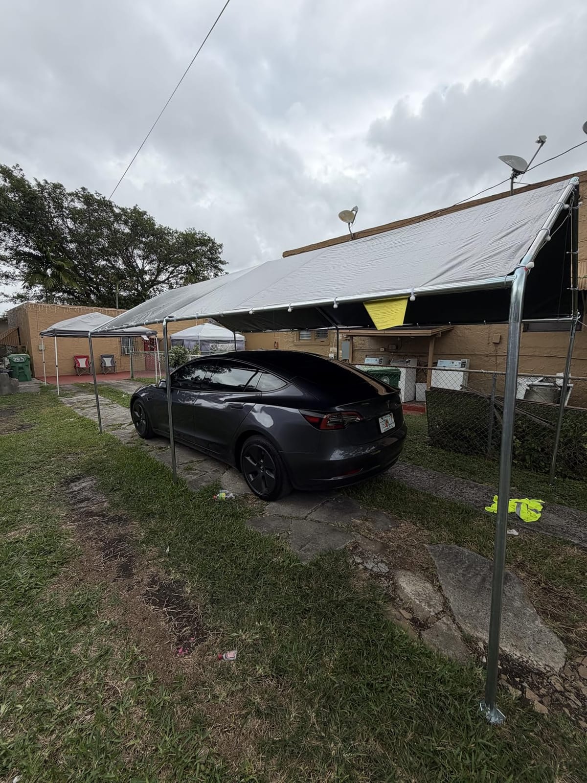 Outsunny 10'x20' Carport Outdoor Heavy Duty Galvanized Car Canopy White with Anchor Kit & 3 Reinforced Steel Cables customer photo 1