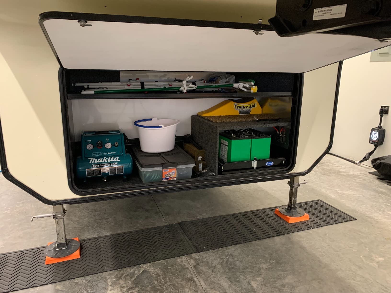 Makita MAC210Q Quiet Series, 1 HP, 2 Gallon, Oil-Free, Electric Air Compressor customer photo 1