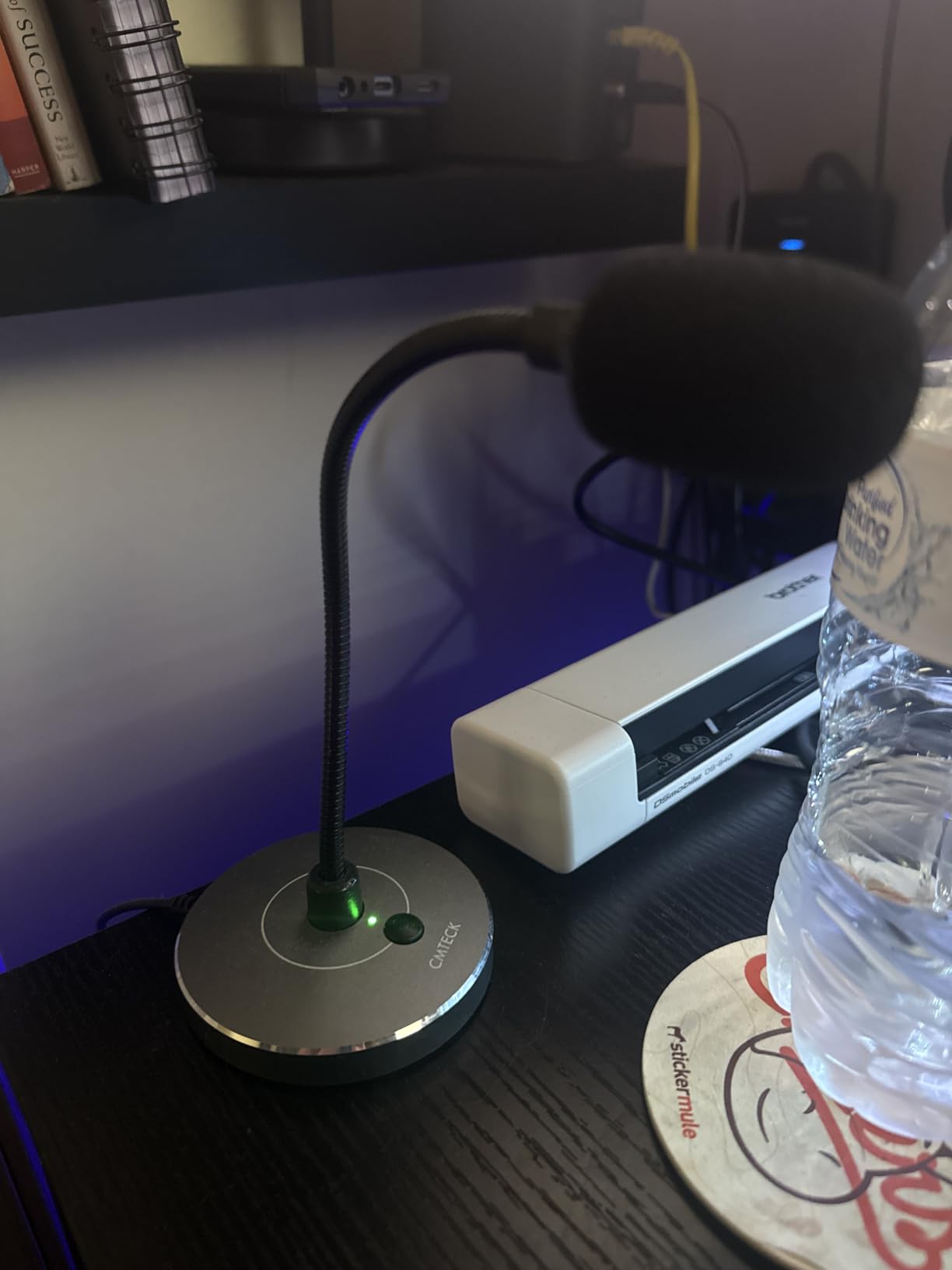 CMTECK USB Computer Microphone G009, Noise-Cancelling Recording Desktop Mic for PC/Laptop for Online Chatting, Home Studio, Podcasting, Gaming, Skype, YouTube with Mute Function(Windows/Mac) customer photo 2