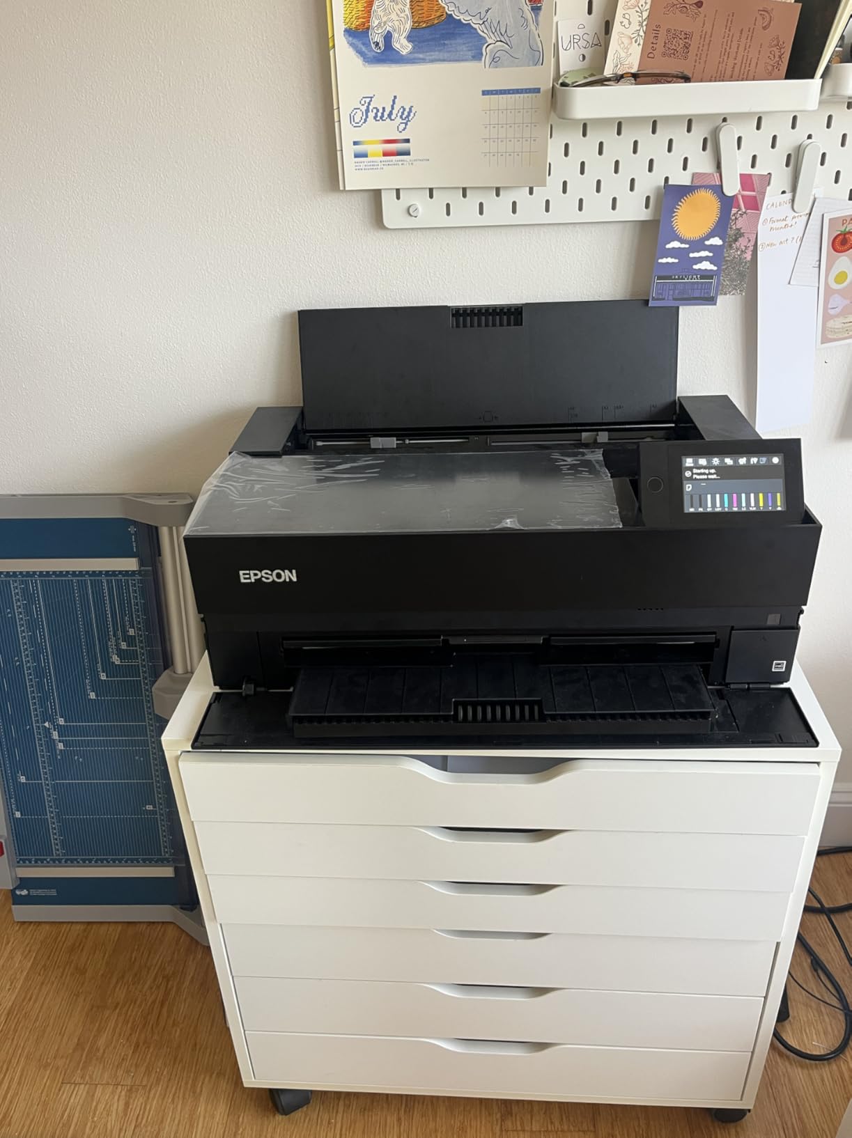 Epson SureColor P900 17-Inch Printer | Wireless 4.3-Inch Touchscreen for Picture Printing customer photo 1