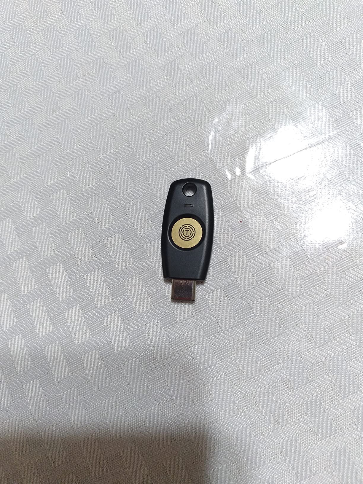 TrustKey T120 FIDO2 U2F Security Key Passkey, Two-Factor Authentication (2FA), USB-C, PIN+Touch (Non-Biometric) customer photo 2