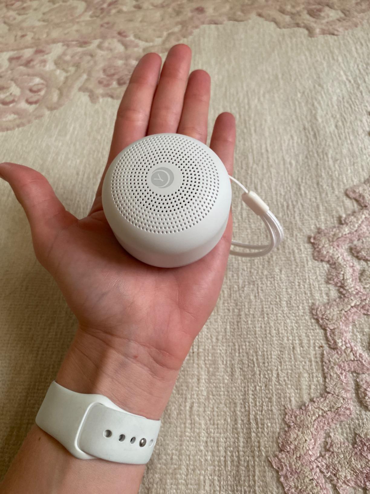 Travel Mini Portable White Noise Sound Machine, 6 Soothing Sounds, Volume Control, Dimmable Night Light, Sleep Therapy for Adults & Baby, USB Rechargeable, Lanyard Included customer photo 1