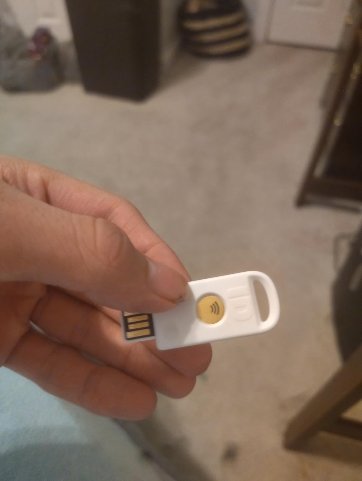 Identiv uTrust FIDO2 NFC Security Key USB-A (FIDO, FIDO2, U2F, WebAuth) customer photo 2
