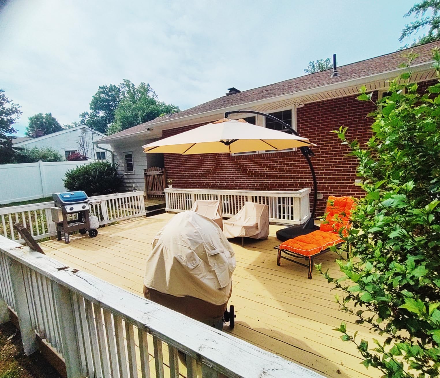 Grand patio 11FT Cantilever Umbrella with Base Outdoor Large Round Aluminum Offset Umbrella for Patio Garden Backyard (Champagne, 11 FT) customer photo 2