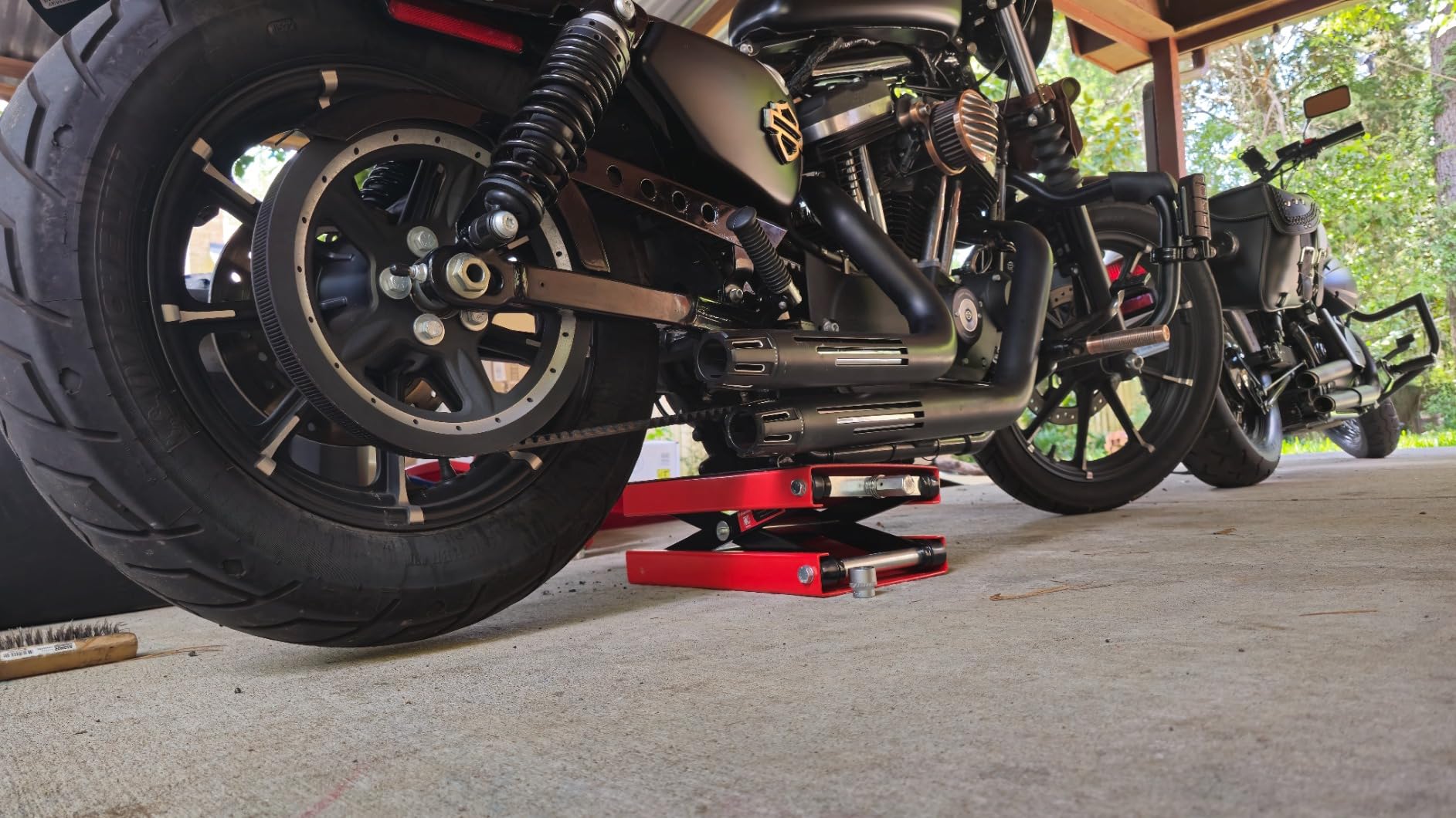 Motorcycle Lift Scissor Jack, 1200 LB Capacity Wide Deck Hoist Stand Maintenance Bikes ATVs Garage Repair Center Stand Lift Jack, Red customer photo 2
