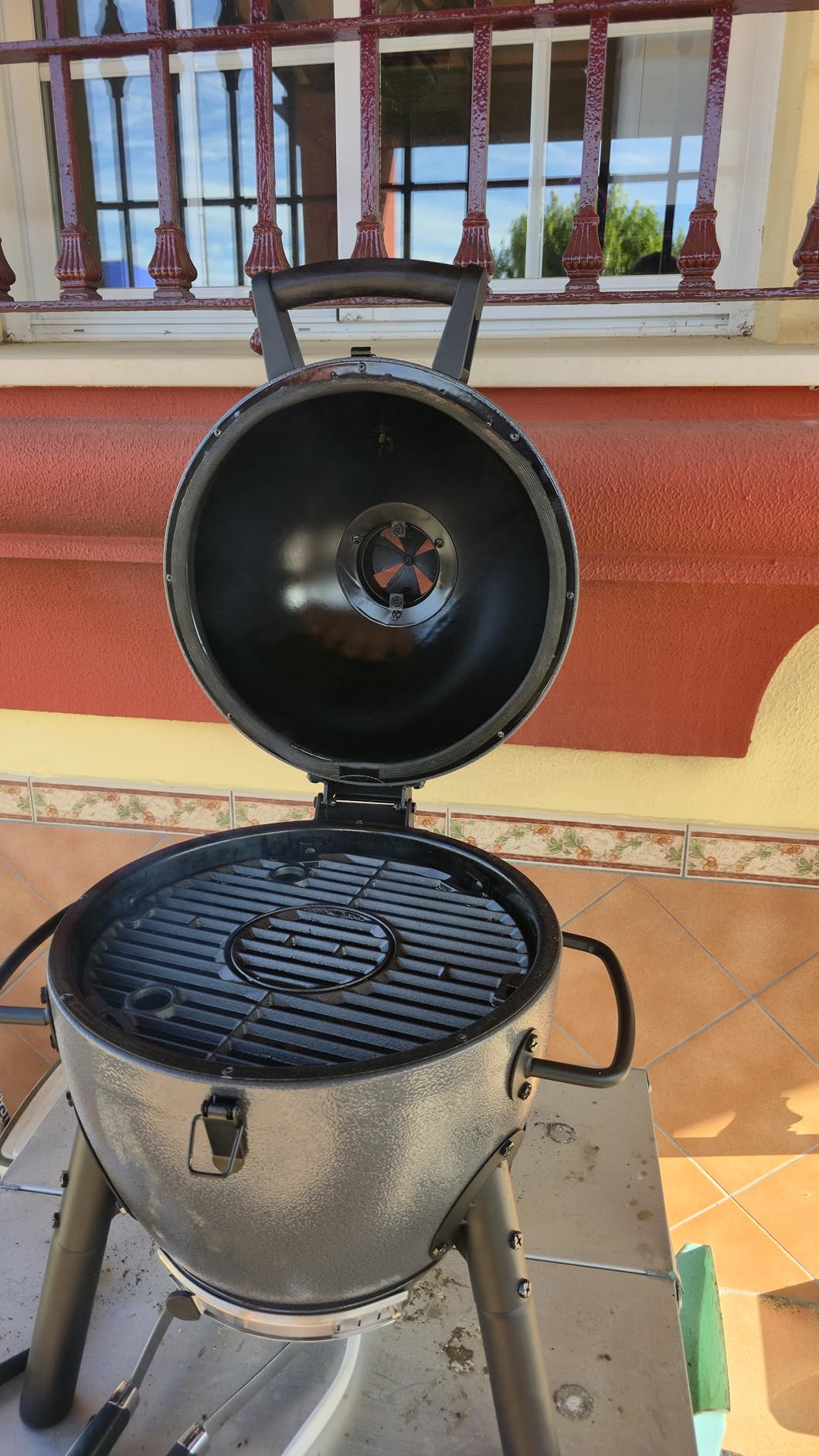 Char-Griller AKORN Jr. Portable Kamado Charcoal Grill and Smoker with Cast Iron Grates and Locking Lid with 155 Cooking Square Inches in Ash, Model E86714 customer photo 1