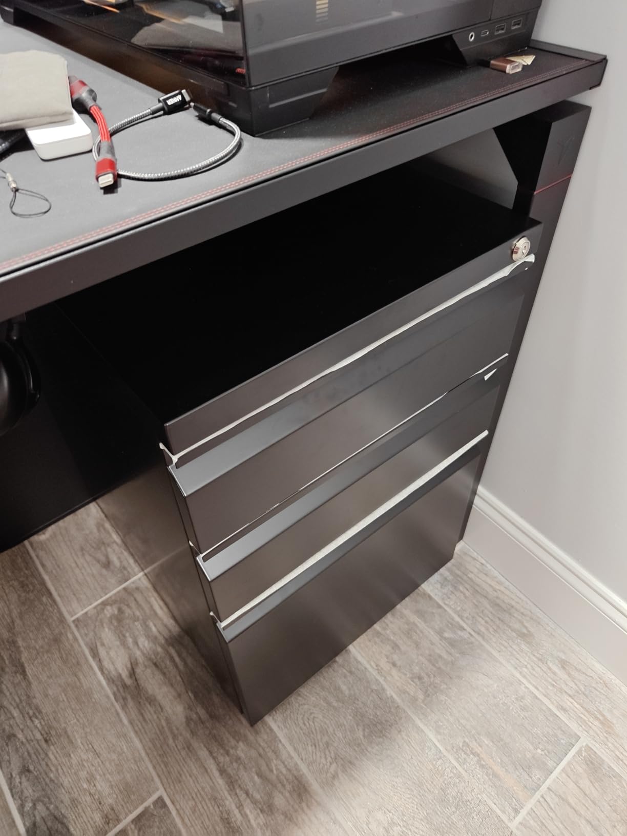 Mount-It! 3 Drawer File Cabinet with Lock and Wheels, Heavy-Duty Steel Rolling Drawer Cabinet, Fully Assembled Under Desk Filing Cabinet for Home Office Storage, Black customer photo 1