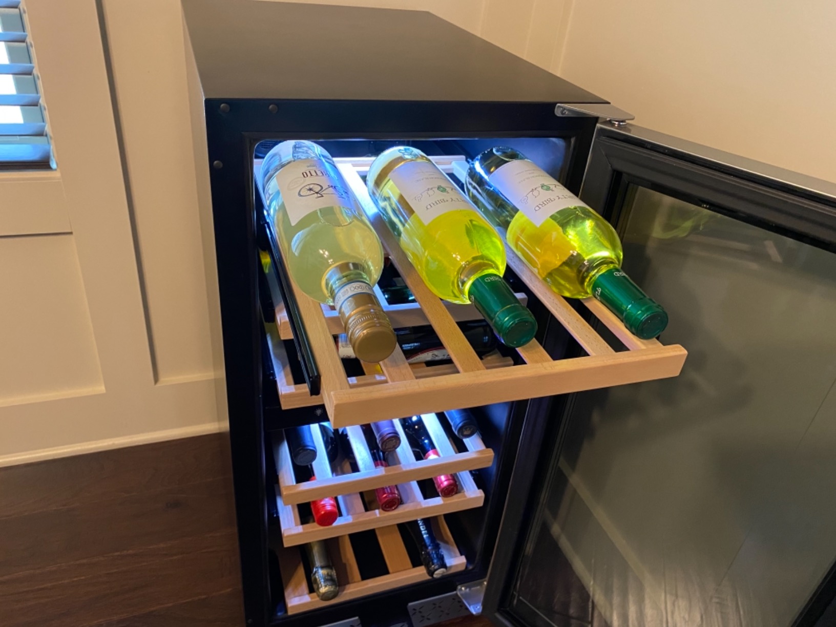 Tylza Mini Fridge 15 Inch Wine Cooler Under Counter, 30 Bottles Dual Zone Wine Fridge with Safety Lock, Wine Refrigerator Freestanding, Built-in Wine Cellars customer photo 1