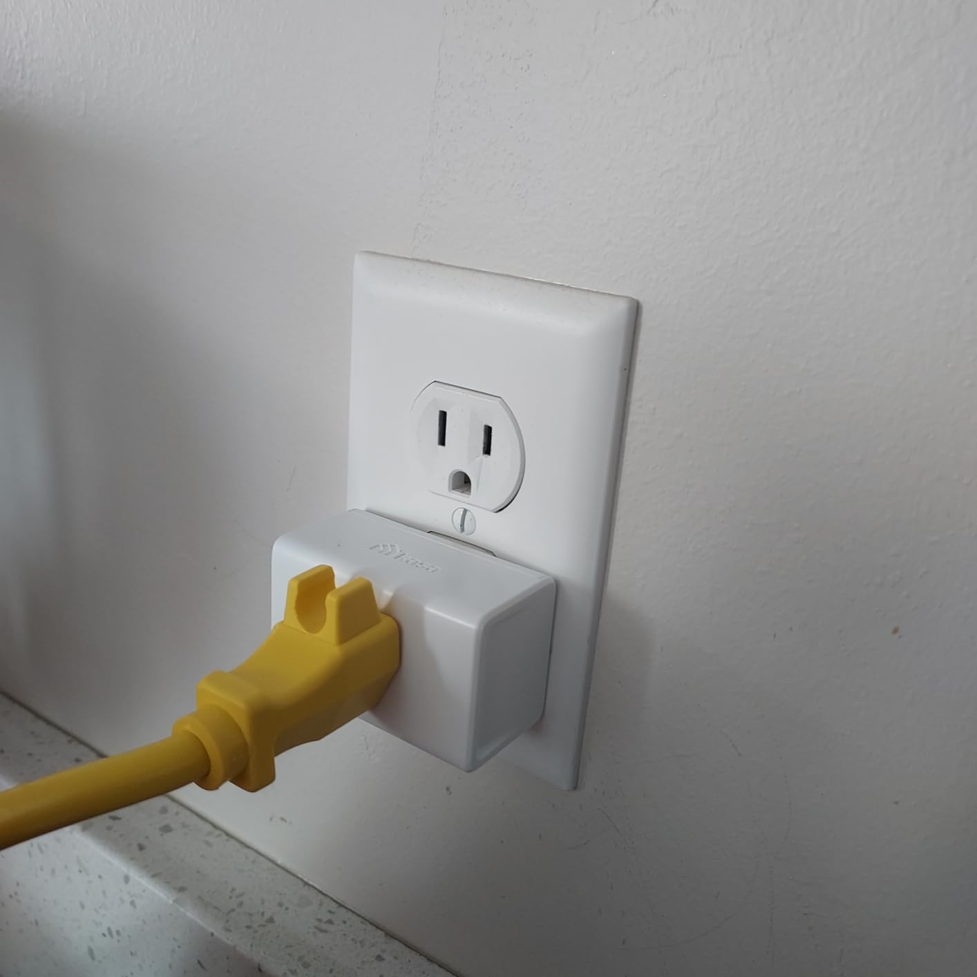 Kasa Smart Plug Mini 15A, Smart Home Wi-Fi Outlet Works with Alexa, Google Home, No Hub Required, UL Certified, 2.4G WiFi Only, 4-Pack(EP10P4), White customer photo 2