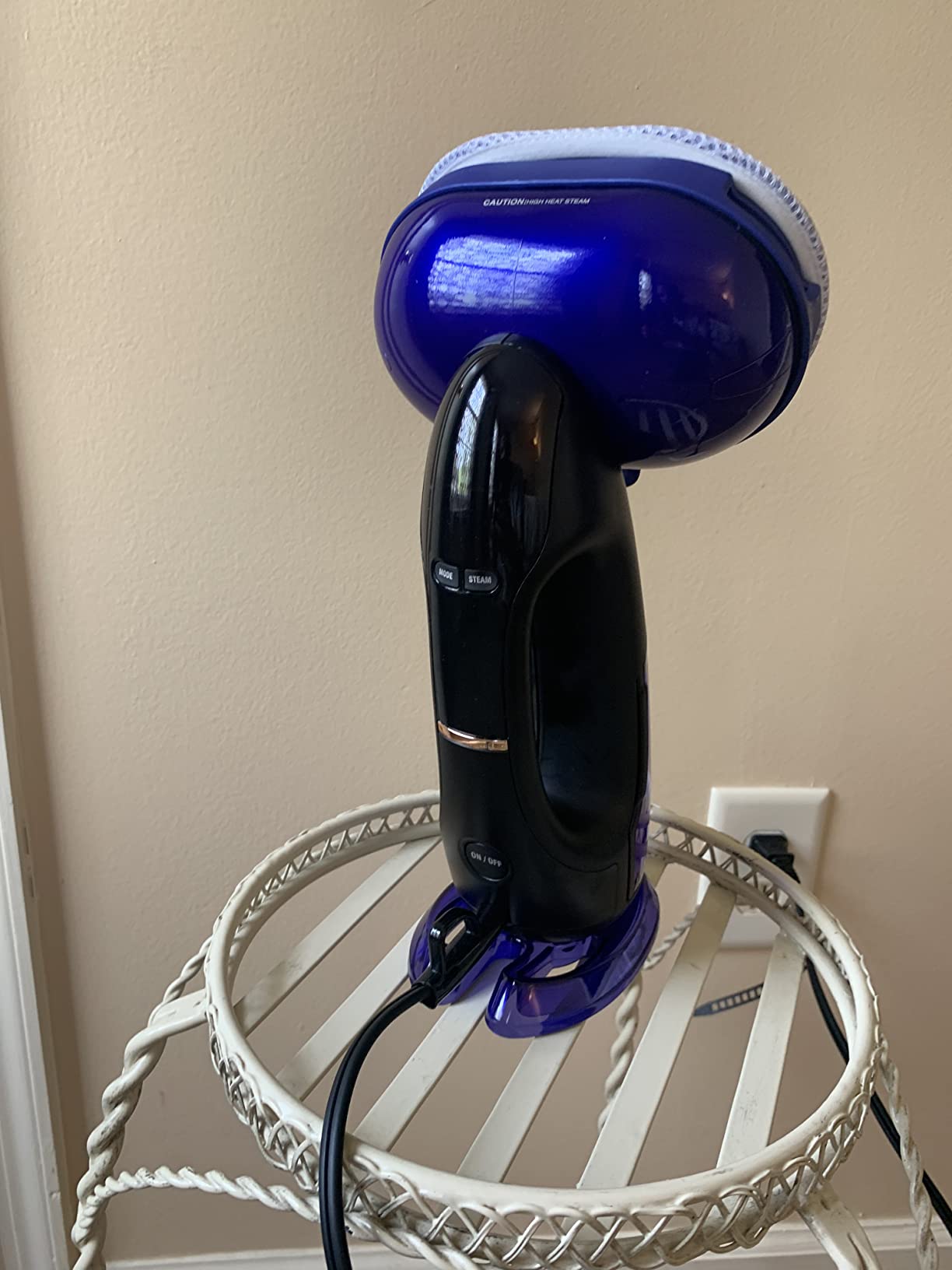 Conair 2-in-1 Handheld Steamer and Iron for Clothes, Turbo ExtremeSteam 1875W Garment Steamer and Clothing Iron,Black / Blue customer photo 1